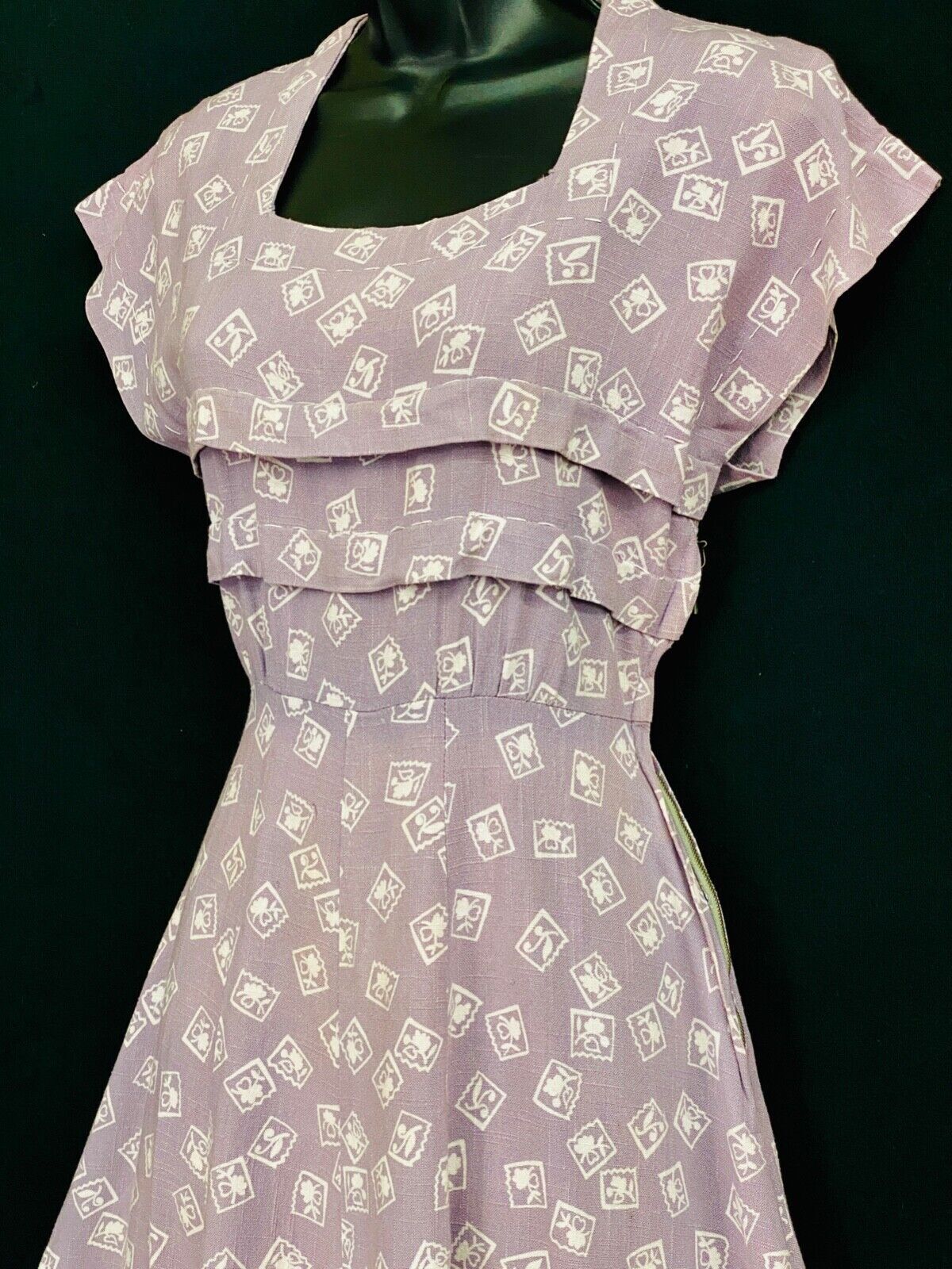 Vintage 1950s purple dress, short sleeve linen heart floral novelty print S