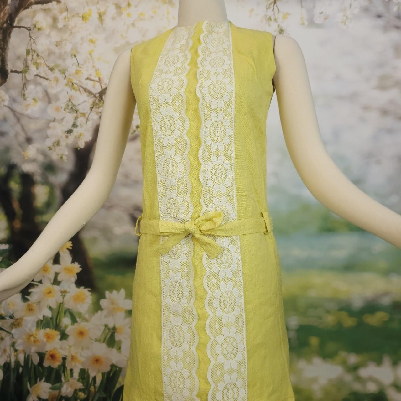 1960s Yellow Lace Trim Polka Dot Spring Dress Bow Tie Belt at Hip Sleevelss Gown