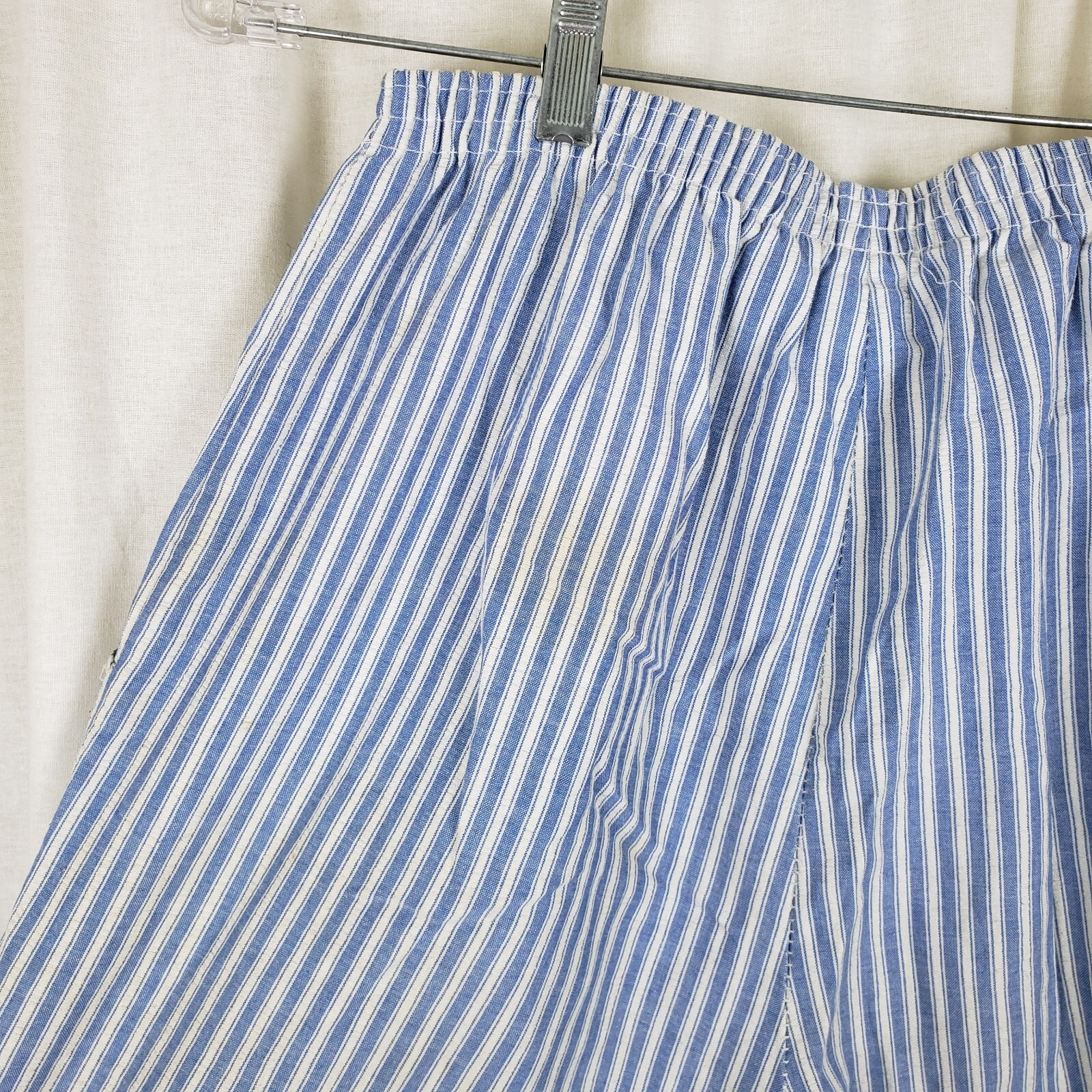 Vintage Andrew McMullan Seersucker Striped Pull On Capri Slacks Pants Womens 12P