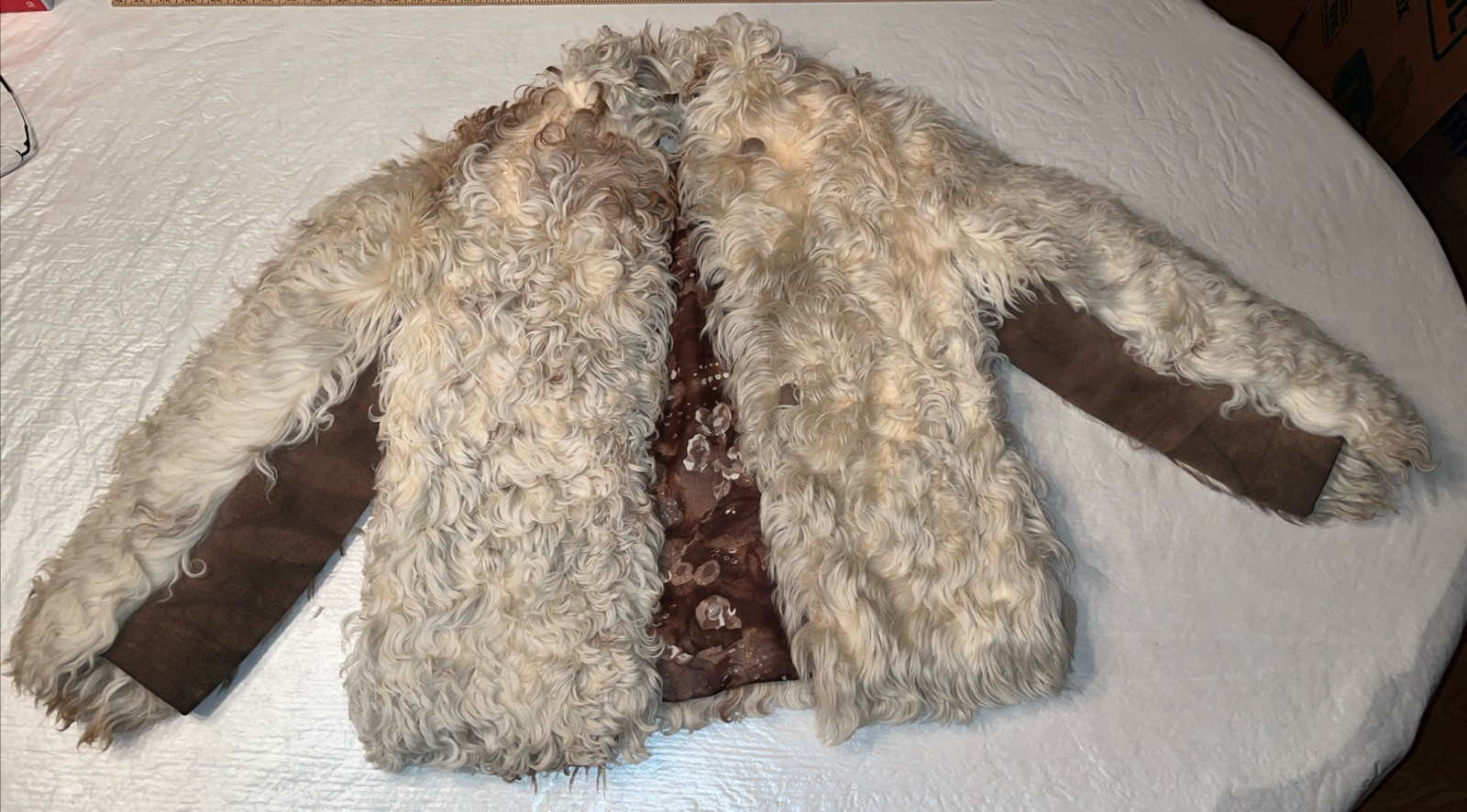vtg MONGOLIAN SHEEPSKIN SHEARLING LAMBSKIN white fur coat SHEEP LAMB mob wife