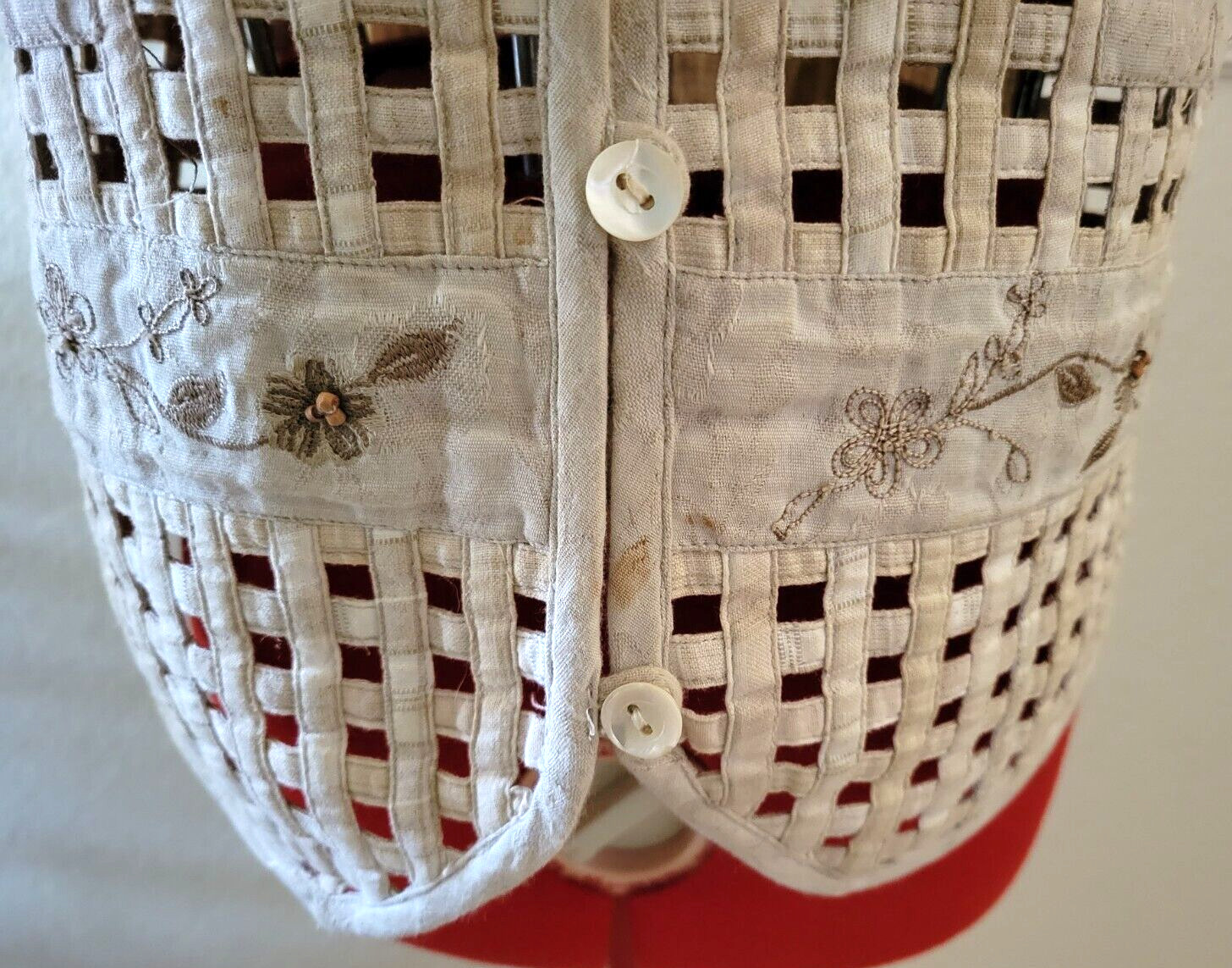 VTG 90s Cascade Tan/Beige Floral Lattice Square Open-Knit Bead Embroider Vest XL