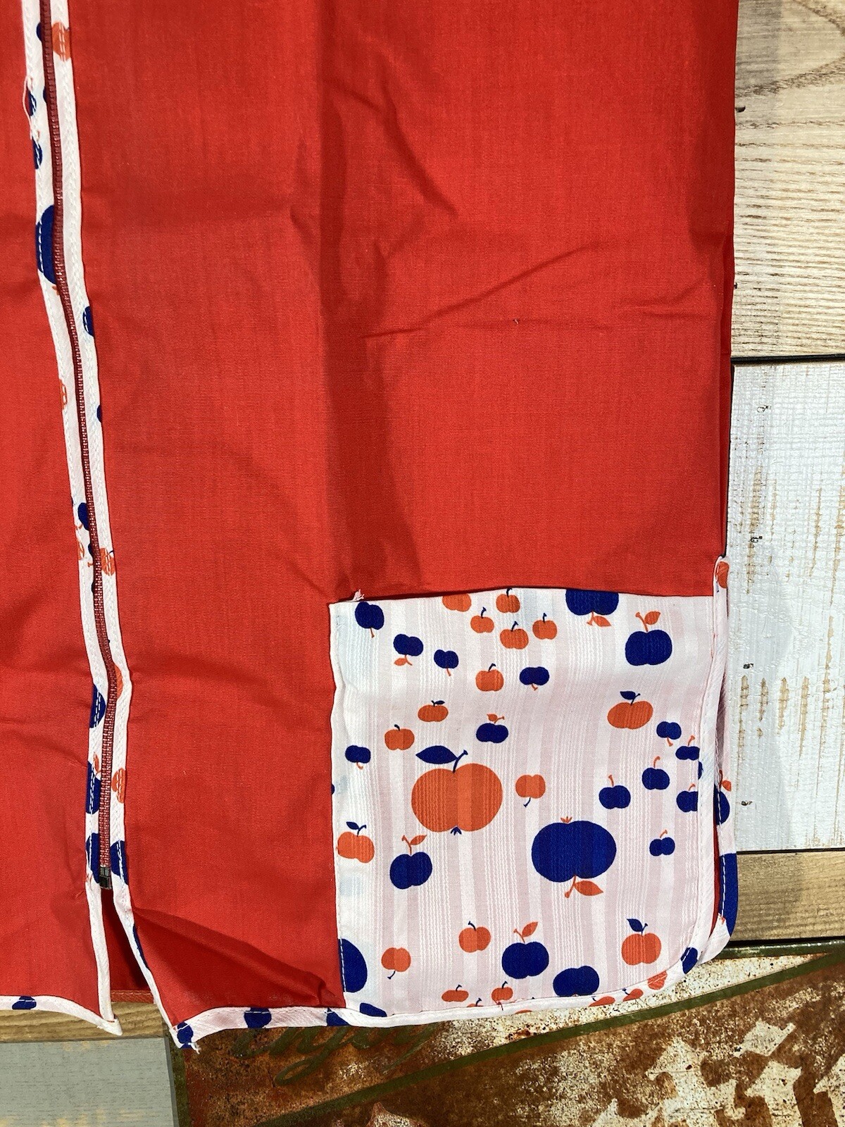 Vintage 60s 70s DEADSTOCK Apple Kitchen Smock Apron Zip Up Baking Wear NOS RED M