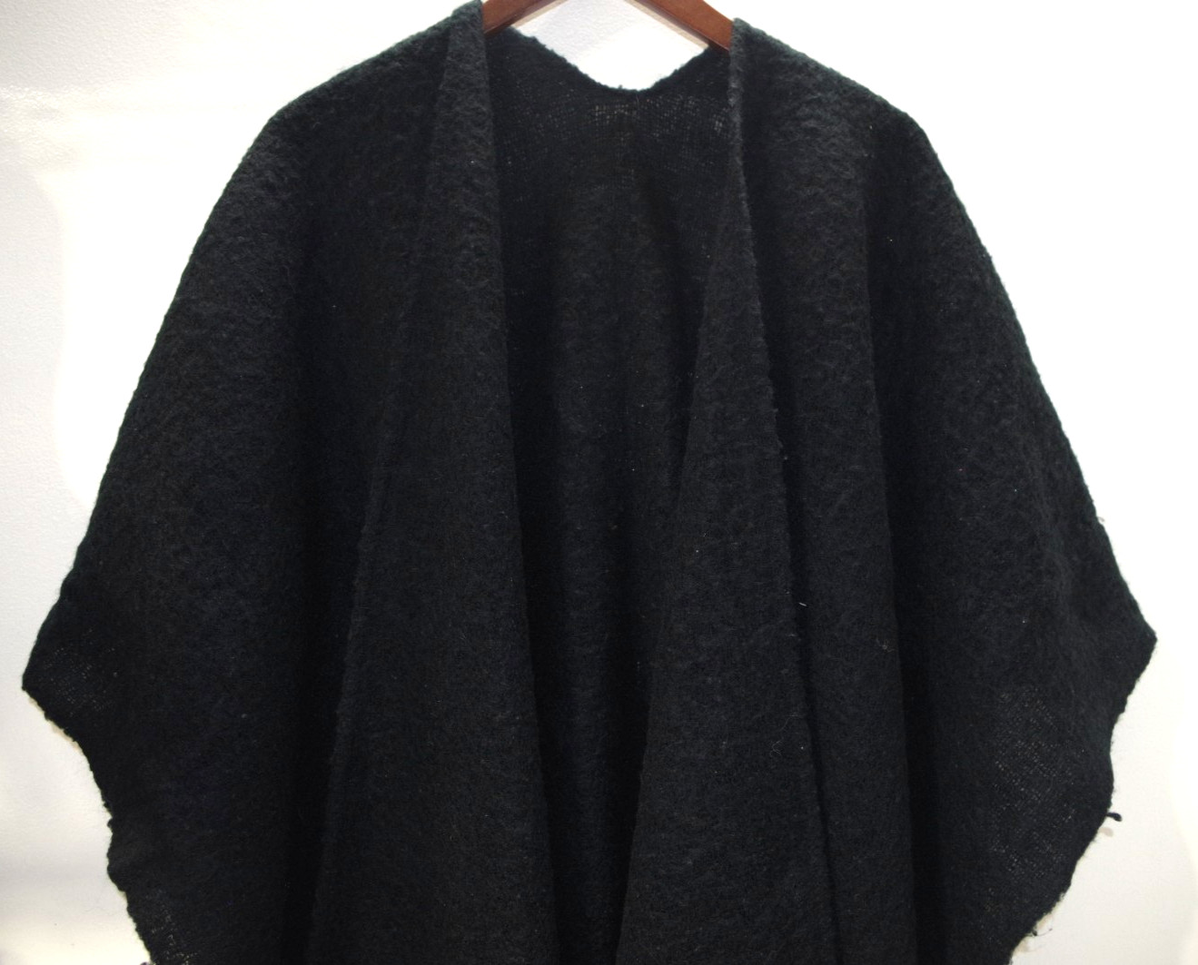 Y1 Vintage Womens Cape Fringe Nubby Wool Shawl Wrap Mohair Blend