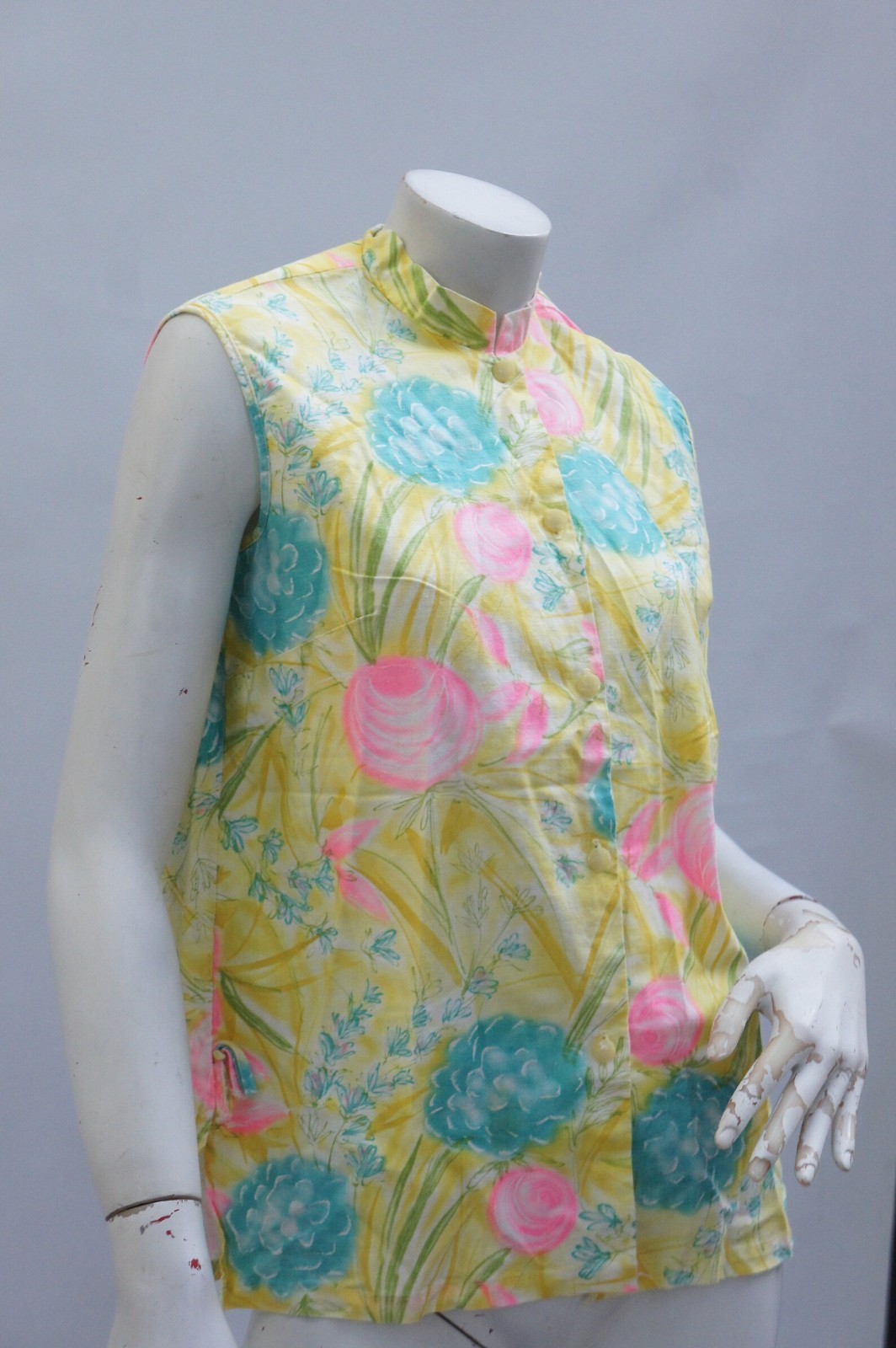 Vintage 60s Bright Floral Print Sleeveless Blouse Top Shirt Retro Mid Century Co