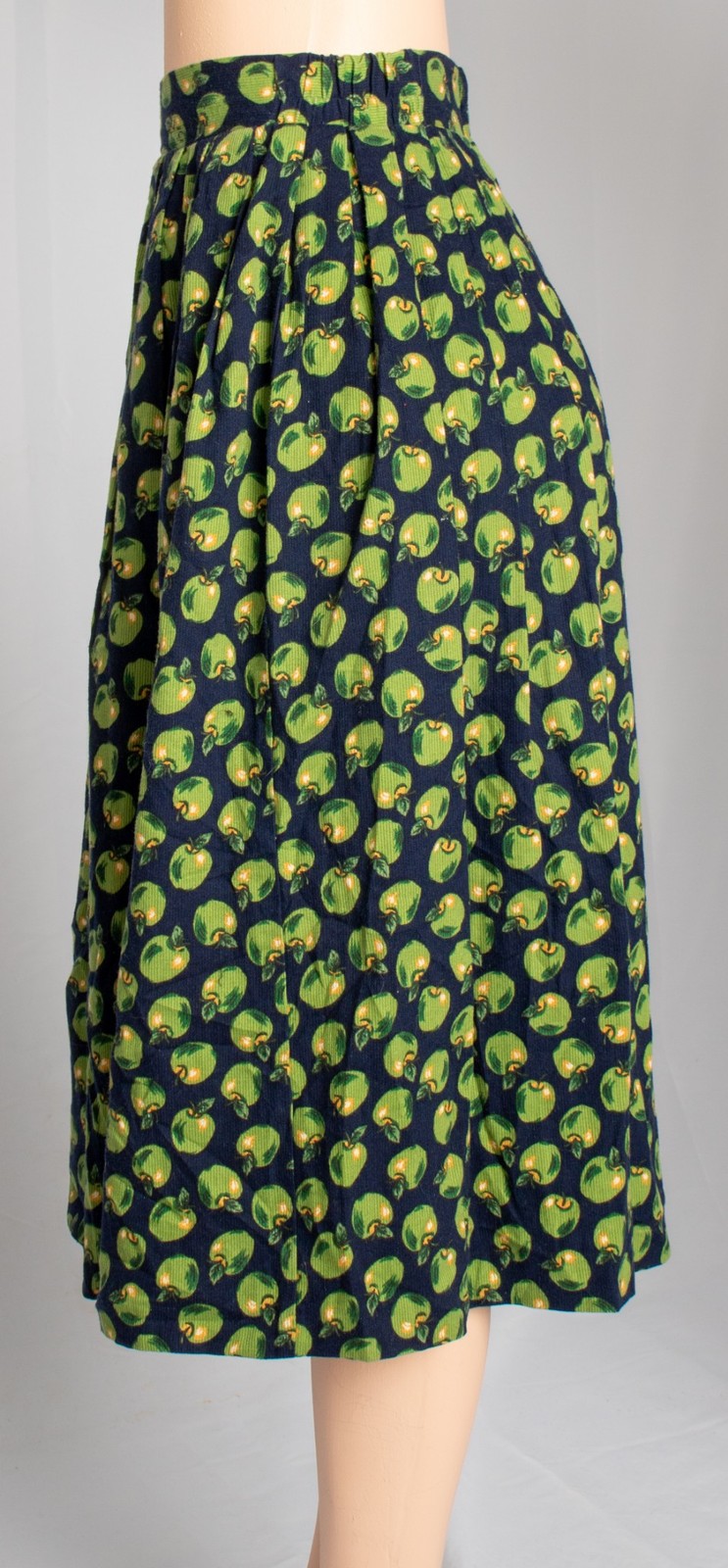 1980s Vintage Midi Skirt Fine Wale Corduroy Green Apple Print Girls 16 Womens XS