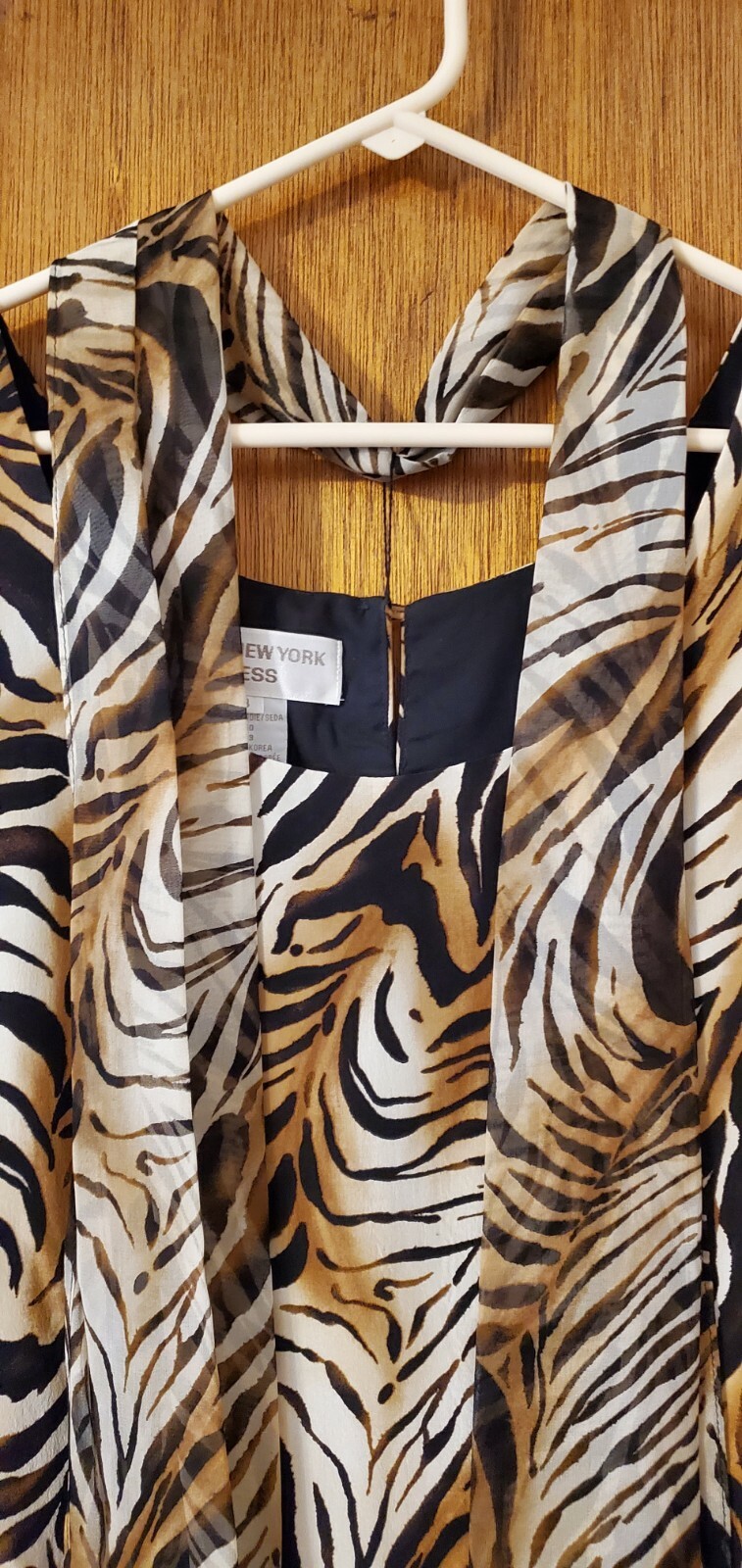 WOMENS VINTAGE TIGER STRIPE JONES NEW YORK DRESS – SIZE 8 – 100% SILK