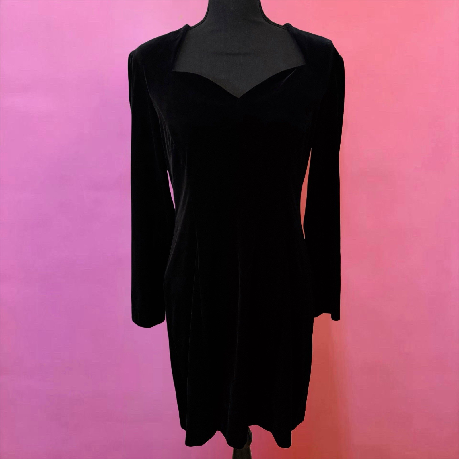 Vintage 80s Jessica Howard Goth Black Velvet Dress Sweetheart Neckline 12P