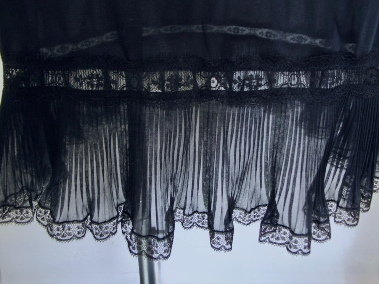 Vintage Youth Form Black Nylon Opaque Full Slip 36 Chiffon Crystal Pleats Ruffle