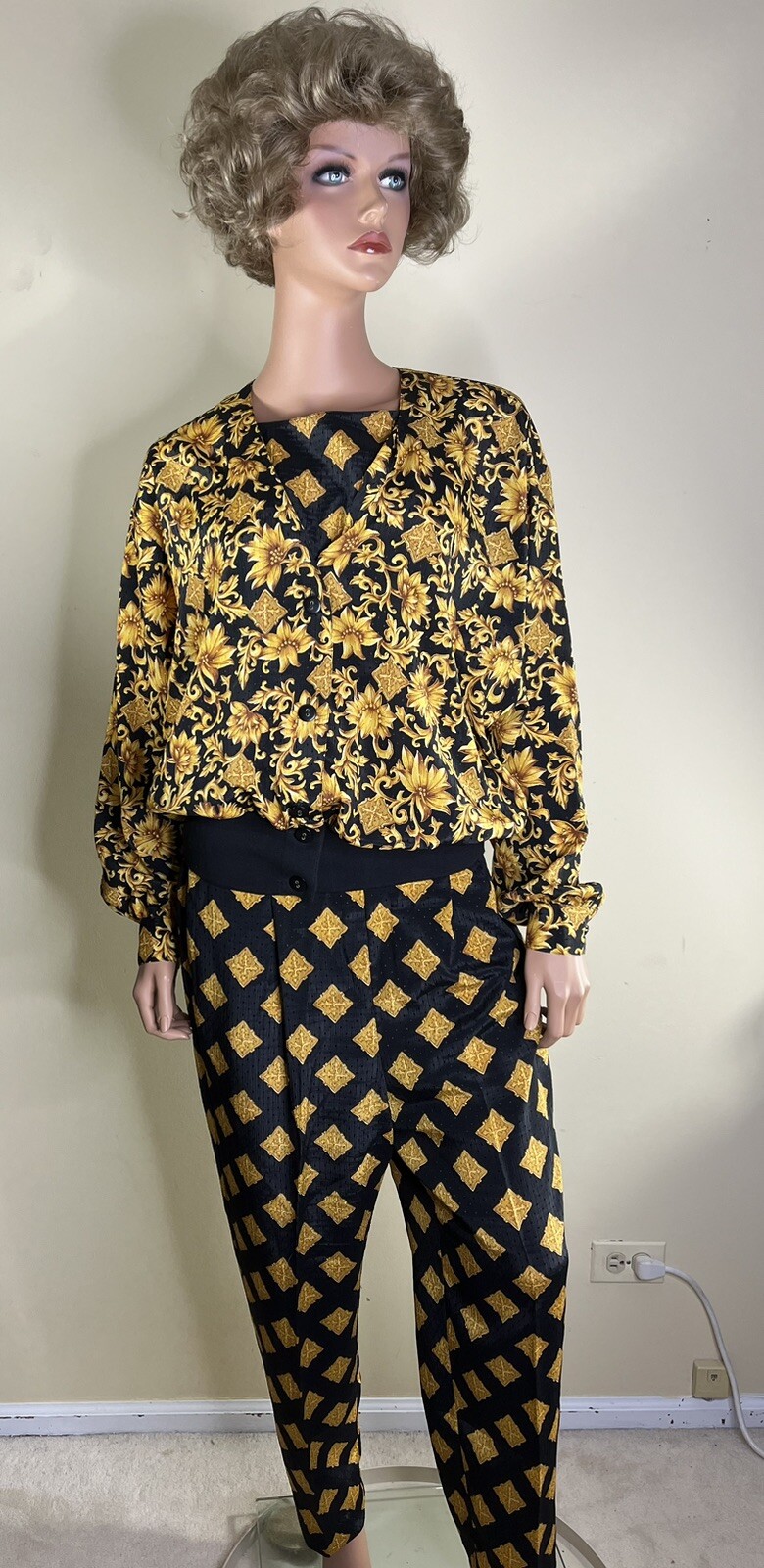 Vintage 1980’s Size 10 Collections by Josephine L/Sleeve Poly Jacket & Pant Set