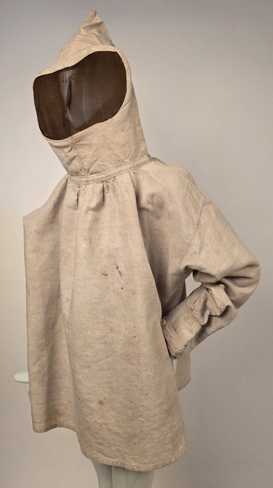 RARE 19TH C LINEN BEE KEEPER SMOCK SHIRT W METAL FACE SCREEN