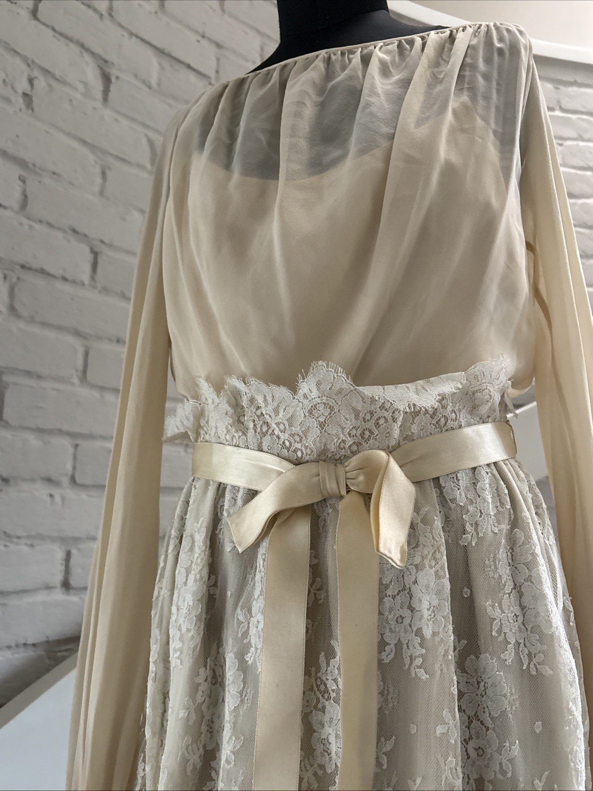 VTG 1970s Bill Blass Elizabeth Arden Ivory Chiffon Lace Dress Wedding Bridal S/M