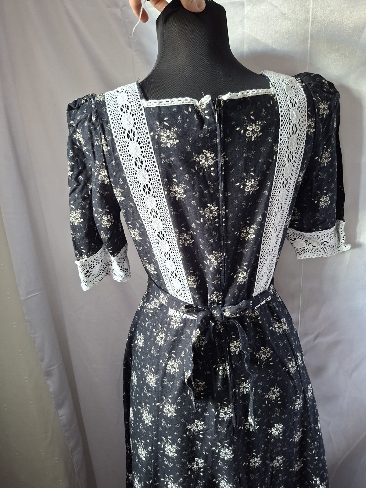 Vintage Betty Barclay Prairie Dress Black Floral Cotton Lace Cottagecore Dirndl