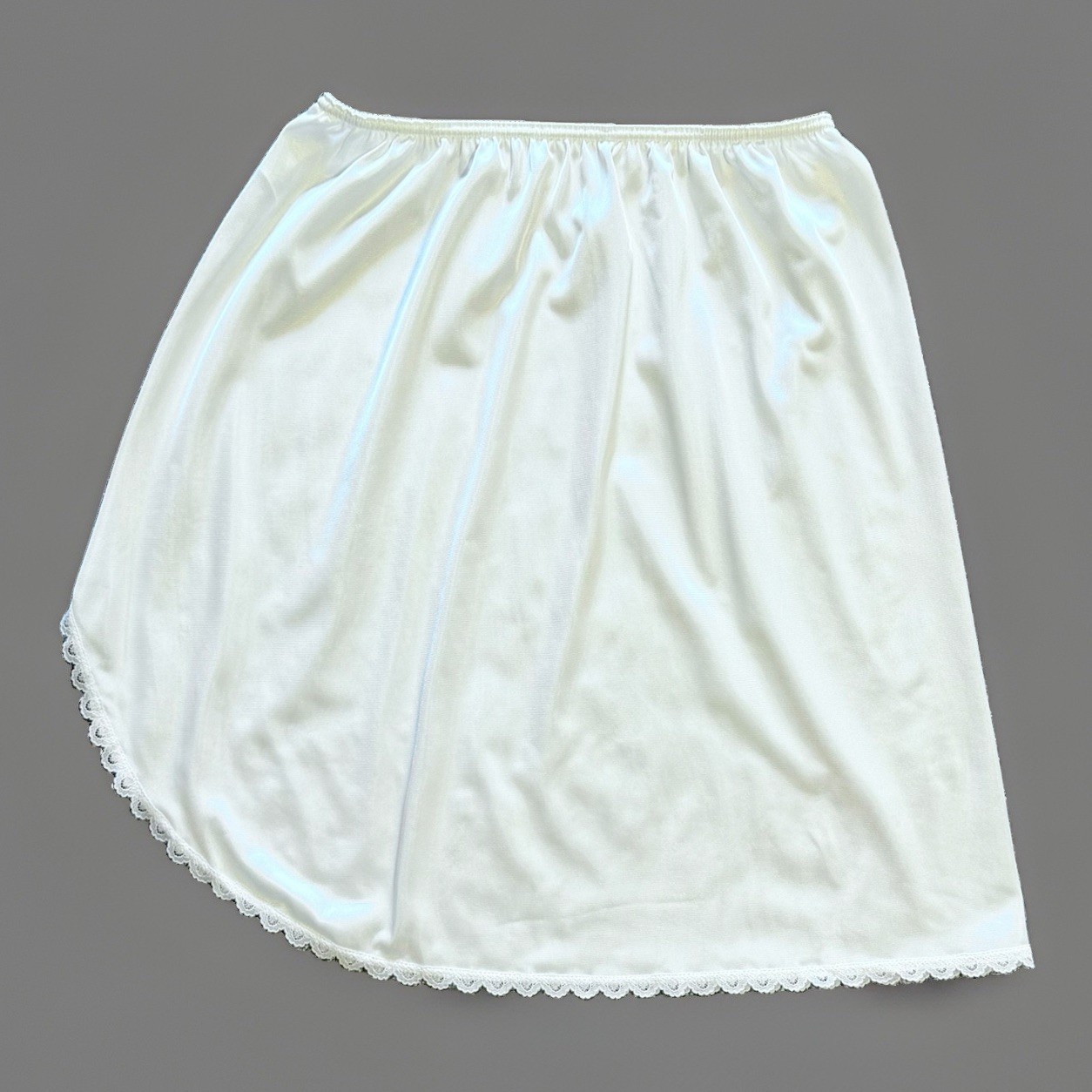 Vtg WARNERS Perfect Measure Half Slip Sz M White Lace Trim Nylon Satin USA 55308