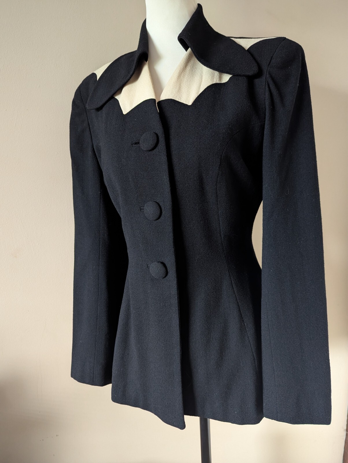 Rare Vintage 1940s Lilli Ann Black Label Black Cream Film Noir Blazer