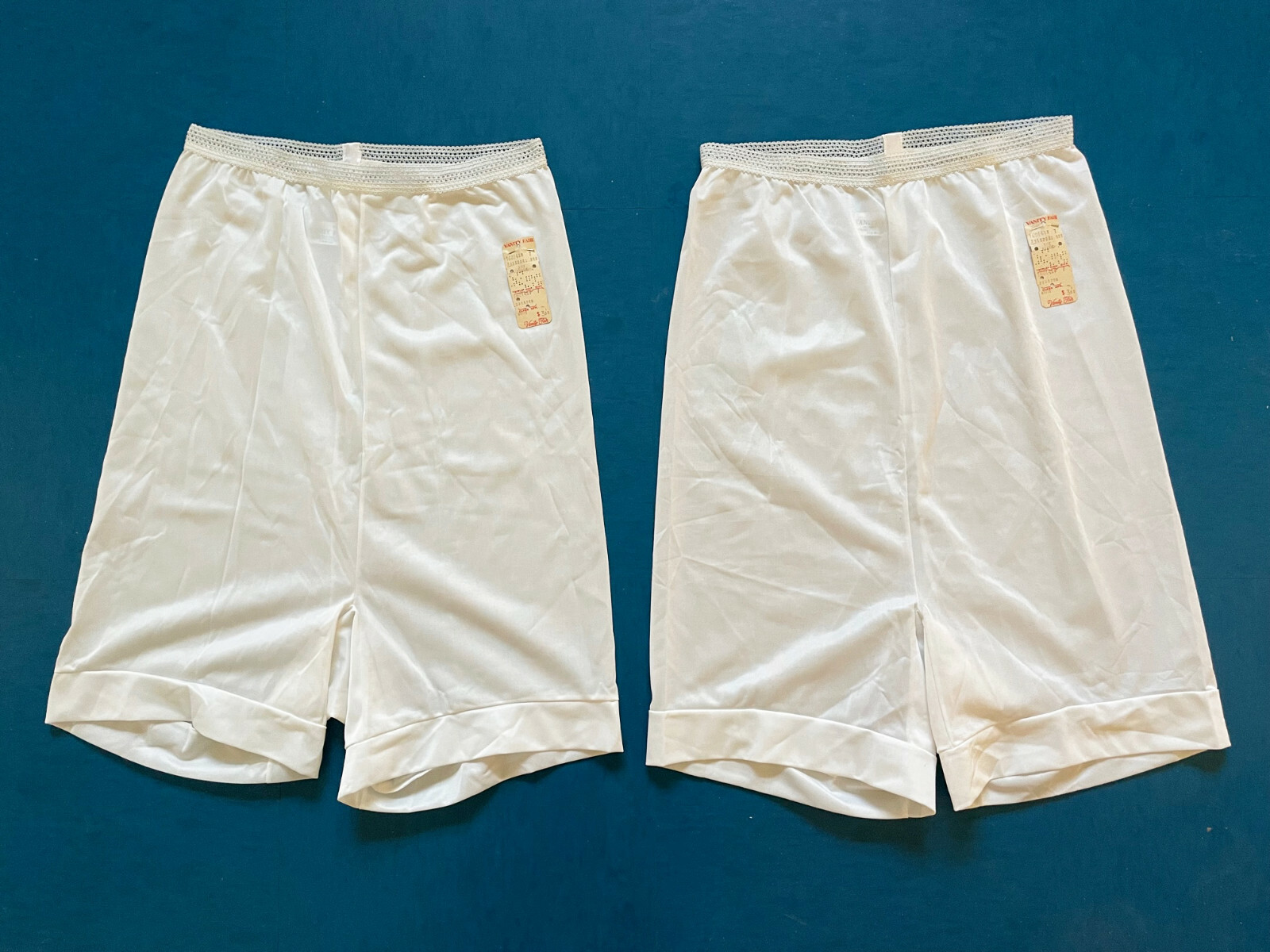 VANITY FAIR Vintage NWT „Tite Panties” White „Pechglo” Poly/Nylon Sz 7 SET of 2