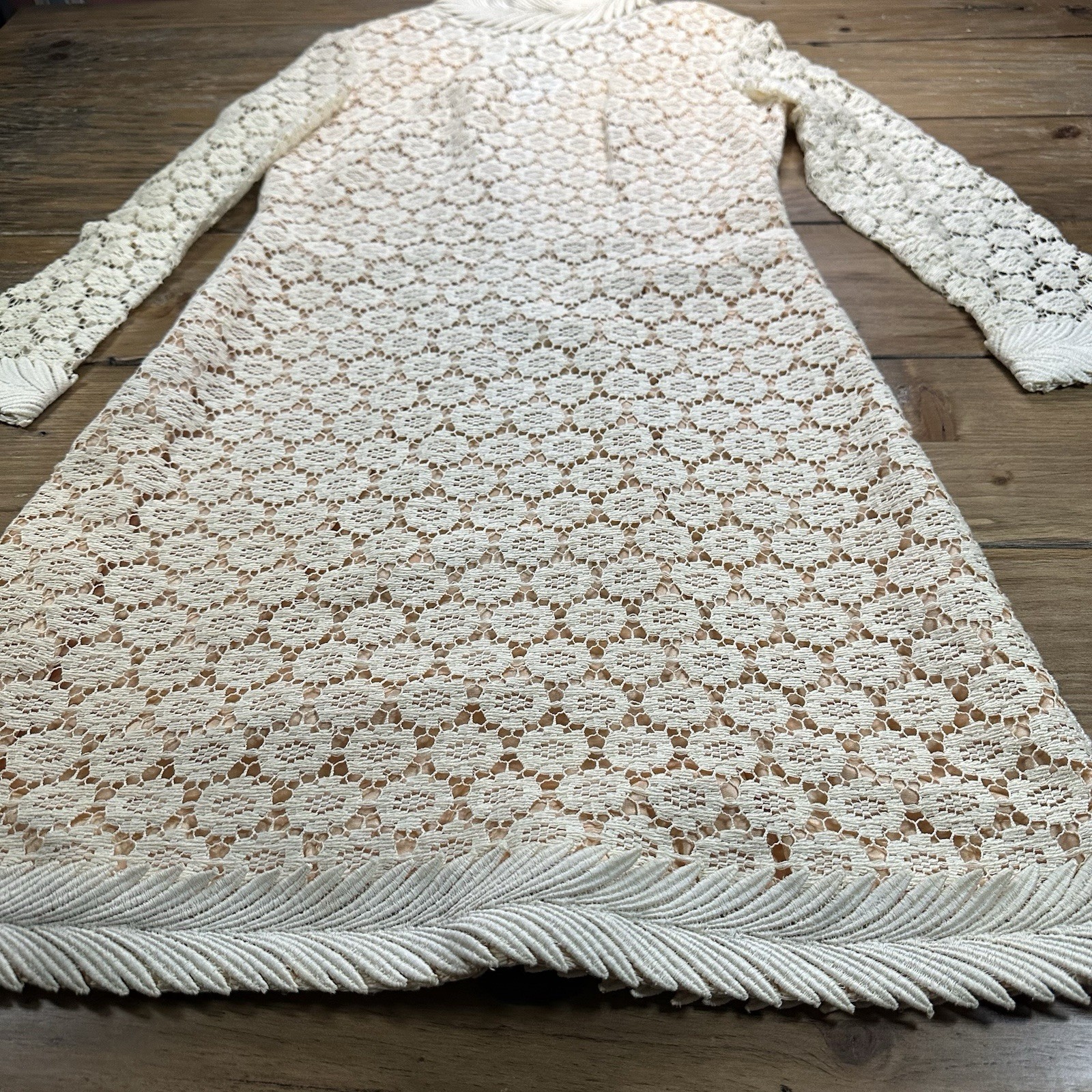 Vtg 60s ILGWU Union Made Ivory Guipure Lace Shift Dress Mock Neck Mod Bridal