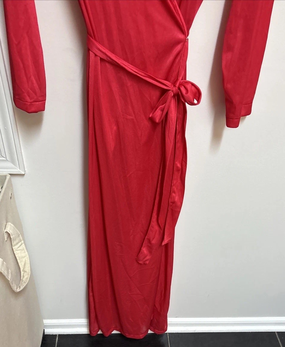 Flaw Vtg Soft Moments Peignoir Set NIGHTGOWN & ROBE Red Embroidered Trim Small