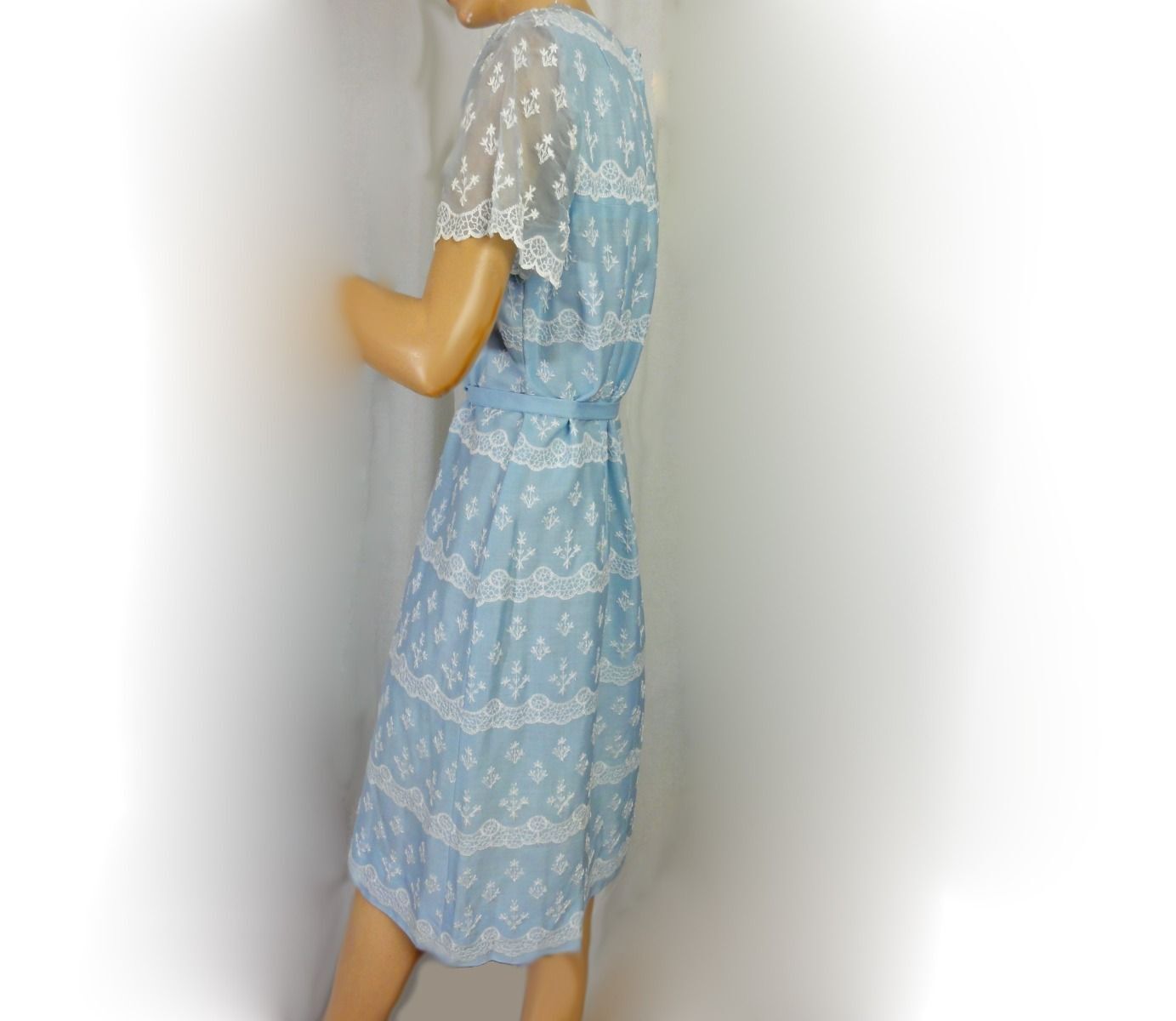 Vintage 1950s Baby Blue Garden Party Dress Lacy Floral Embroidery Summer Sheath