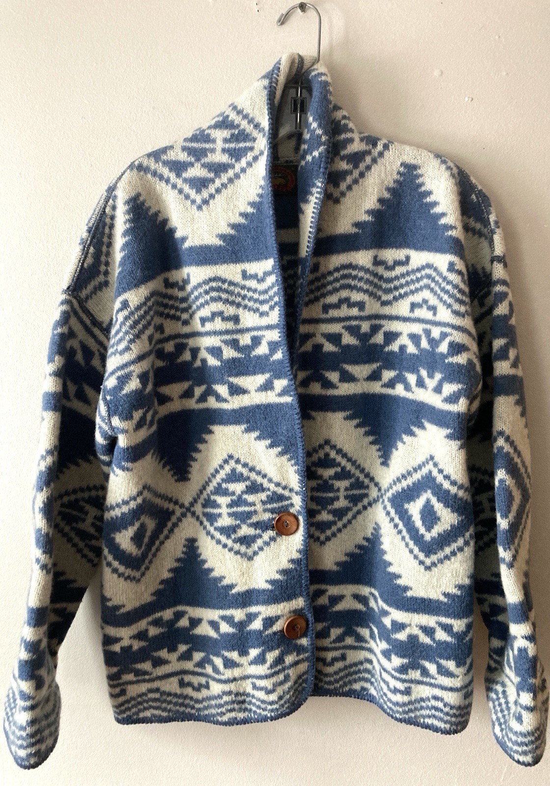 VTG Alps Fine Womens Apparel 100% Pure Wool Sweater Wood Button Cardigan Sz M US