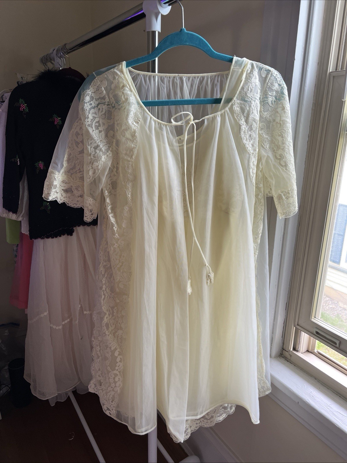 Vintage 80’s Shadow Line Yellow nightgown robe peignoir set lace nylon chiffon S