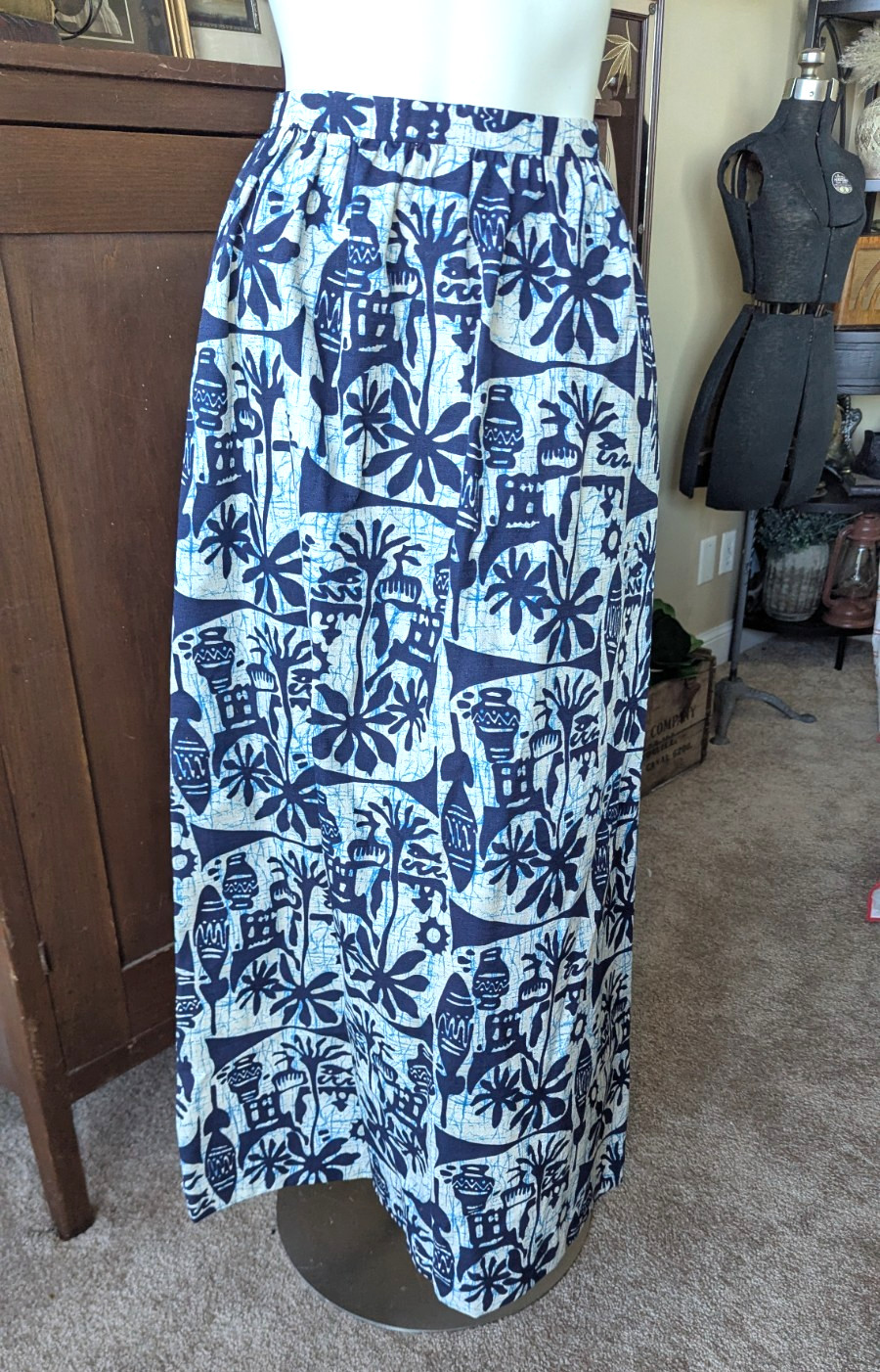 Vintage 1960s Hawaiian Maxi Skirt Bark Cloth Floral Tiki Palm trees Zipper XS