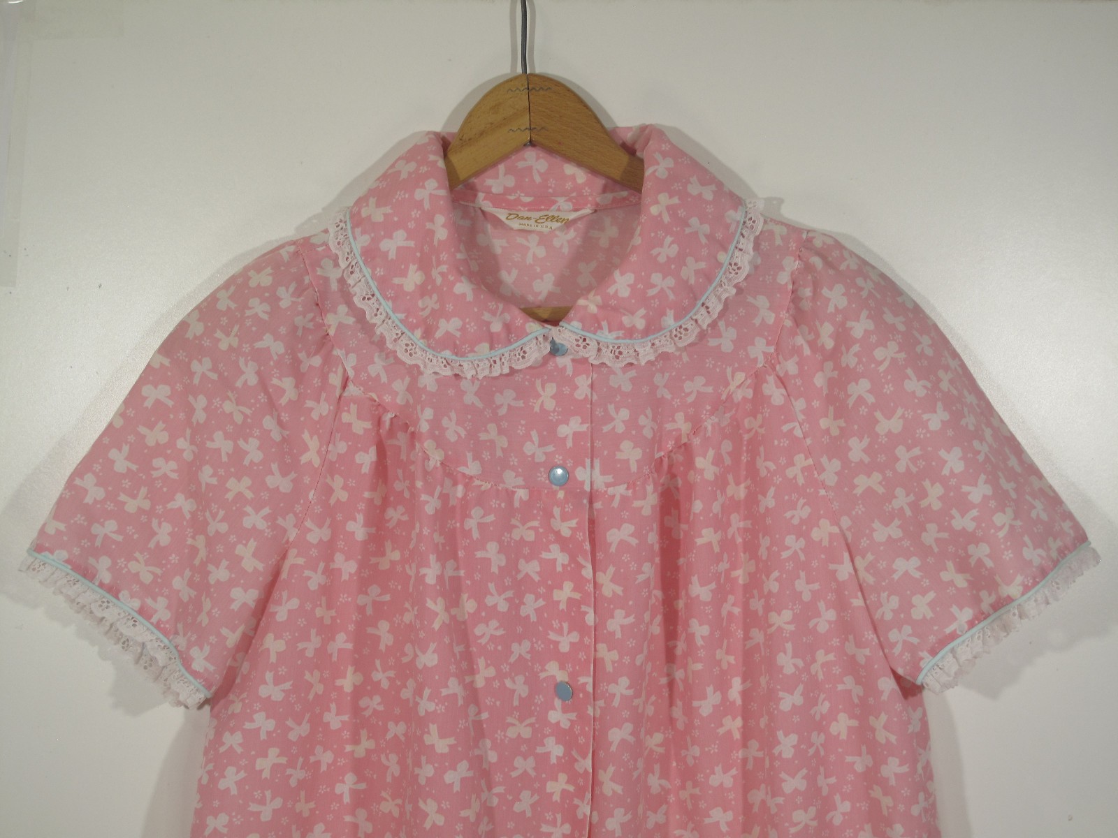 VTG Dan Ellen~Grannycore Nightgown Ruffles~Lace~Pink~Pocket~Bows~USA Made~Sz XL