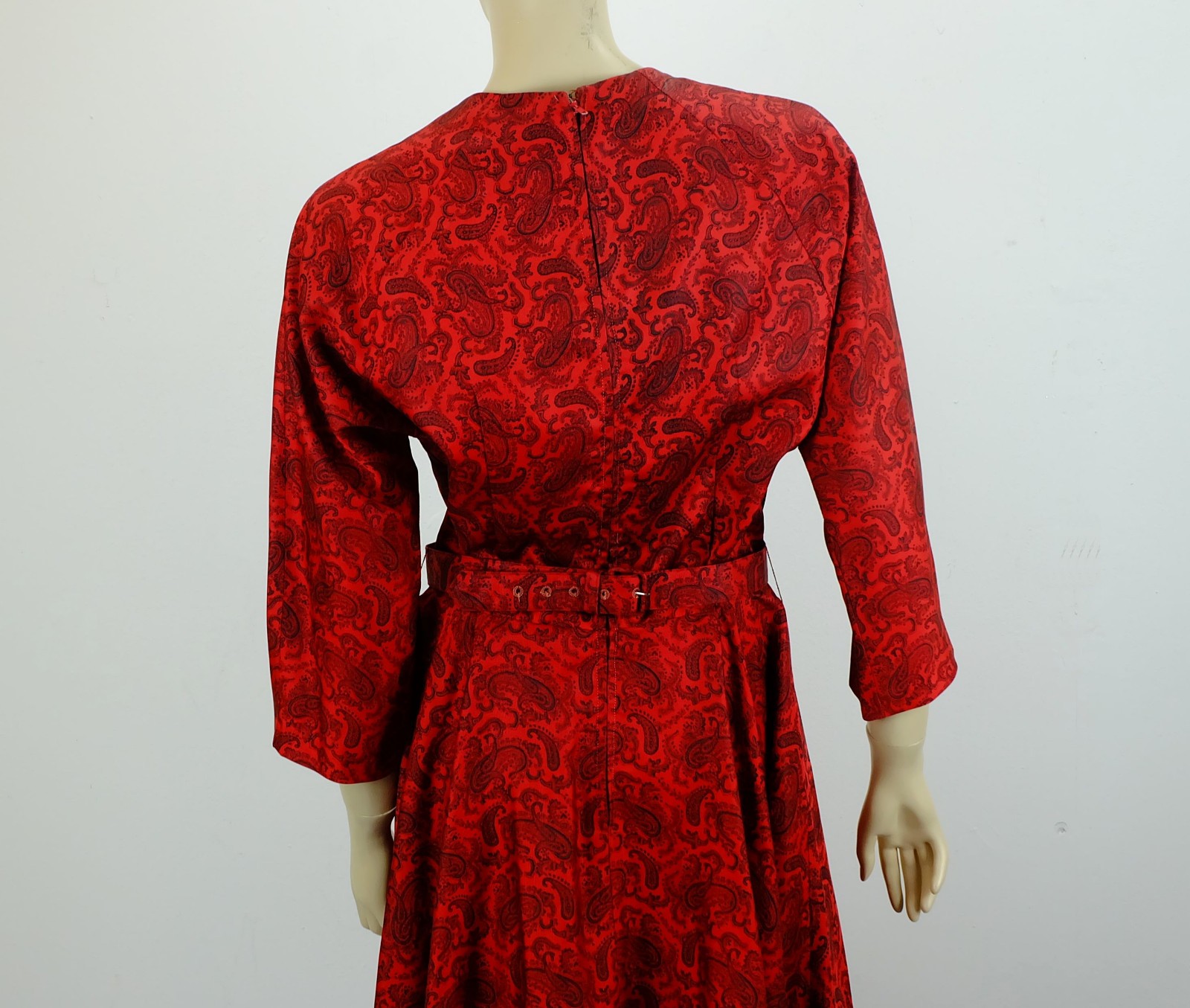 Gorgeous true vintage 1950s dress paisley pattern size 40/42