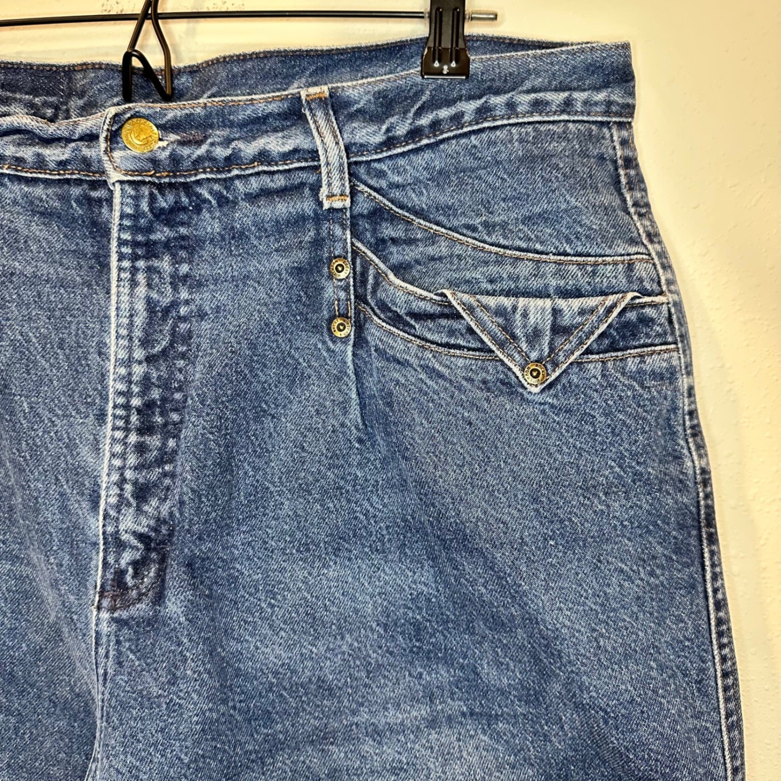 Vintage Rocky Mountain Western Jeans Womens 19/20 Blue High Waist Tapered V-Back