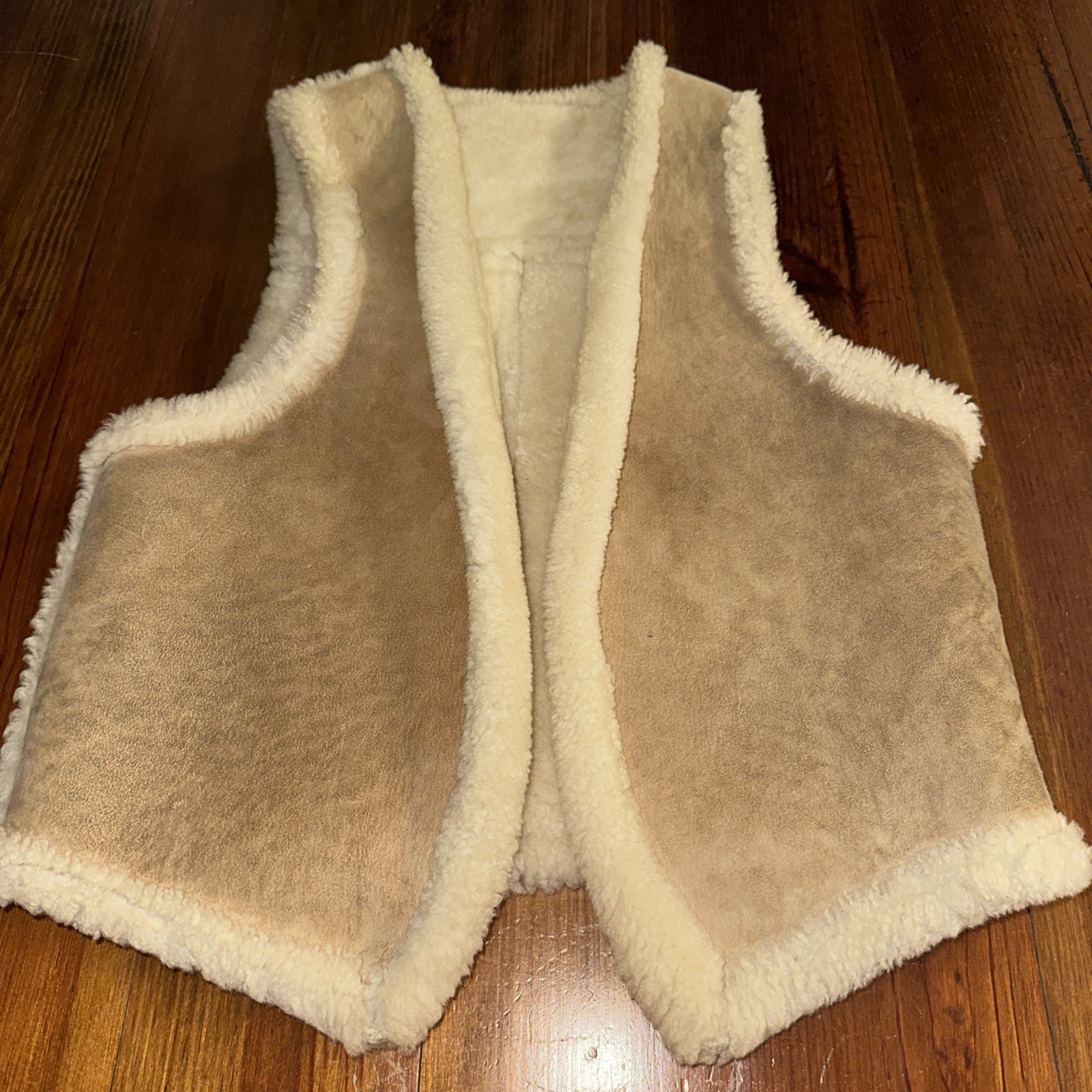 Vintage Sheepskin Women’s Vest Open Size Medium Reversible