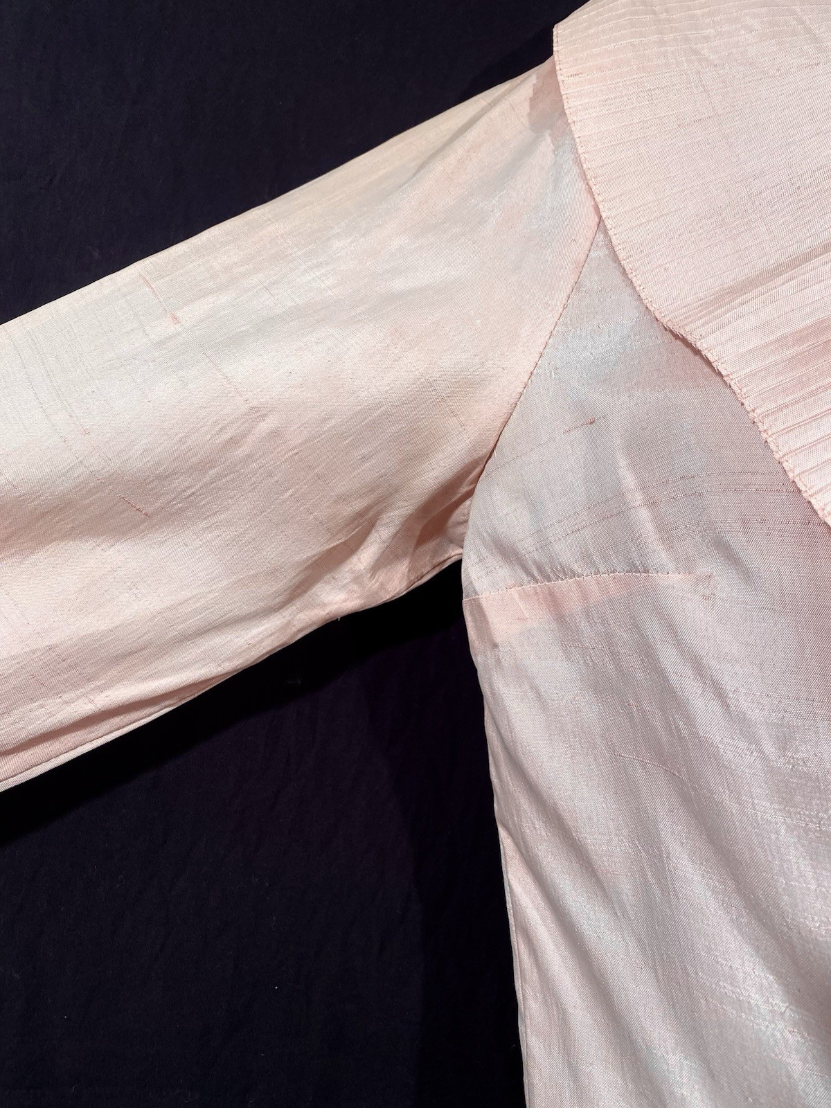 Vintage 1940s 1950s STUNNING BLOUSE Pink Silk Pleated Collar Cuffs Glass Buttons