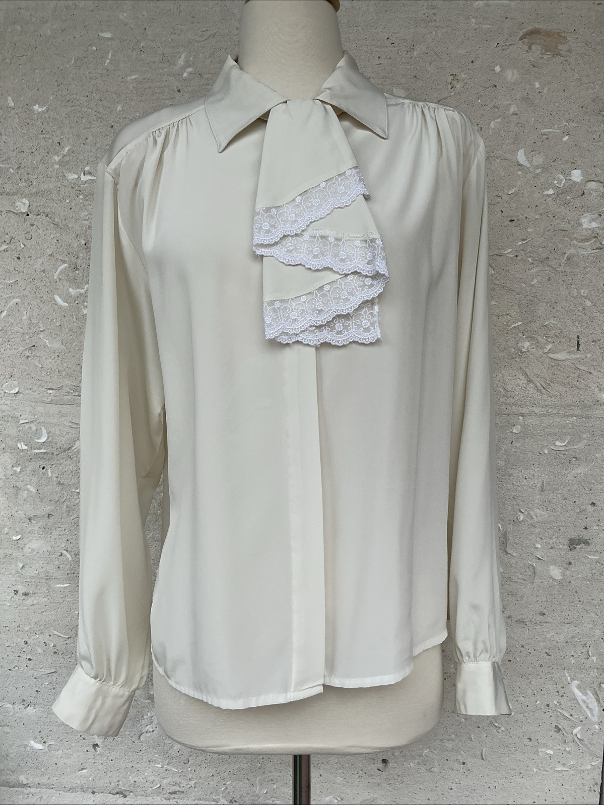 Vintage Worthington Blouse 14 Large Cream 80s Secretary Ruffle Tie Lace Pleated