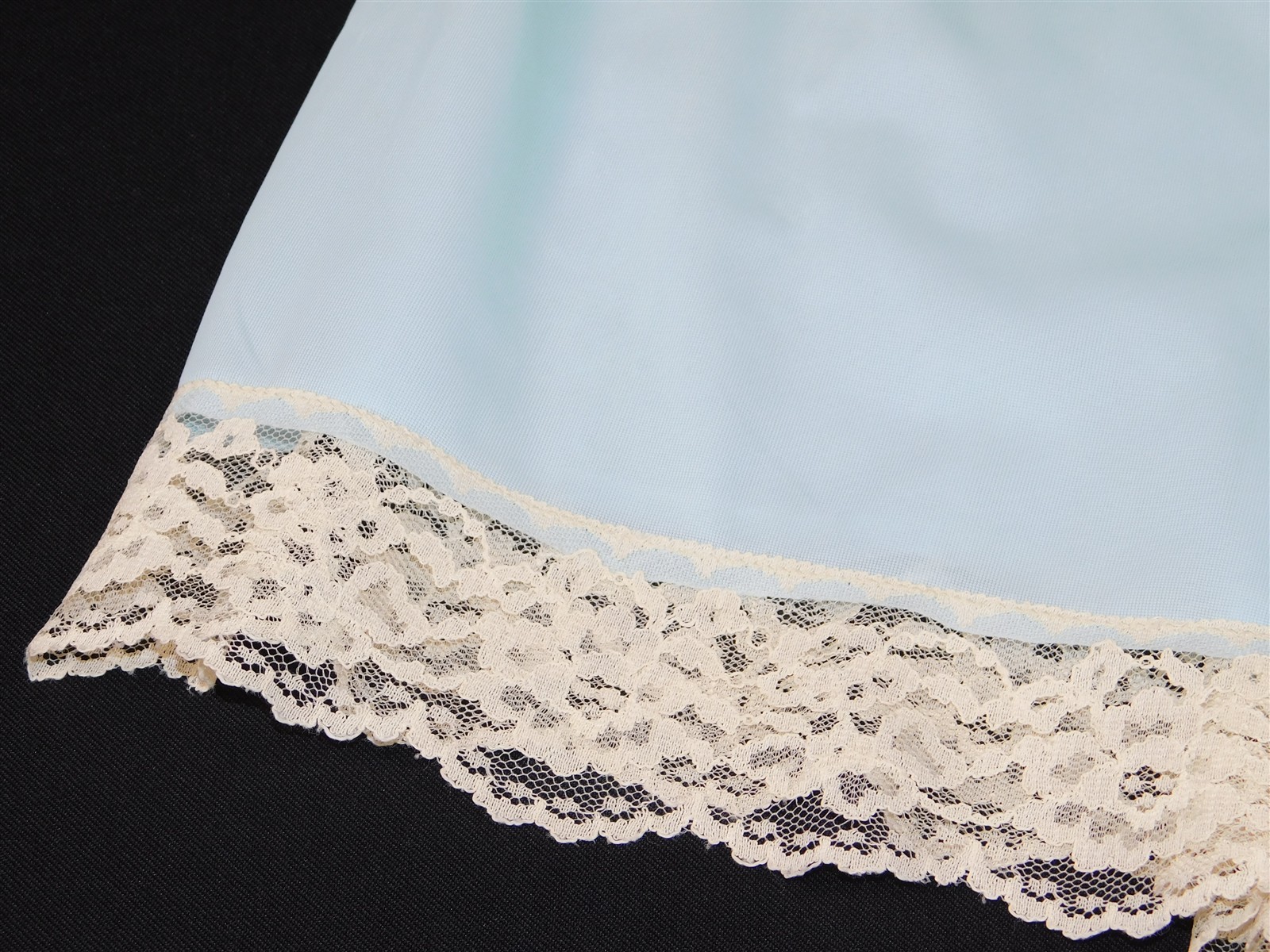 Vtg 1960s Blue Nylon Slip Embroidery Accents & Lace Hem Small Aristocraft