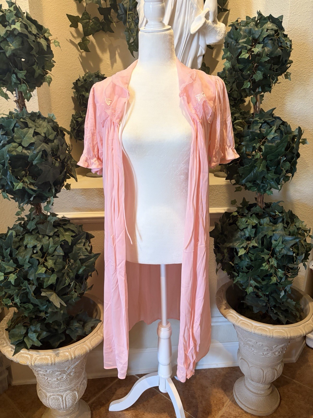 Vintage Grants Isis Robe 1960s Light Pink With Bow Embroidery Size Medium