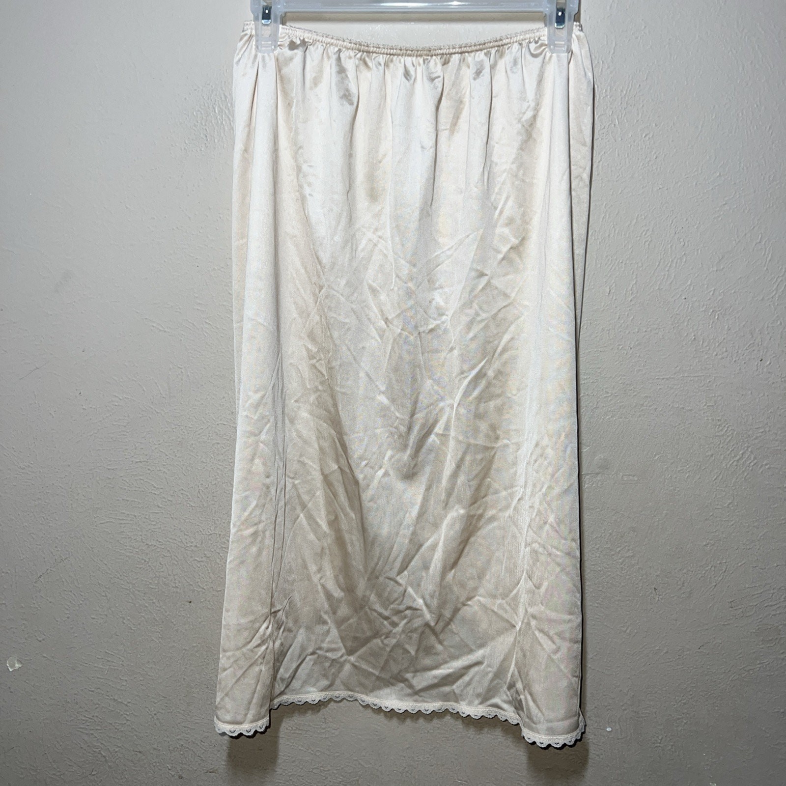 WARNERS PERFECT MEASURE 55308 HALF SLIP SATIN BEIGE LARGE ANTRON III NYLON 27”
