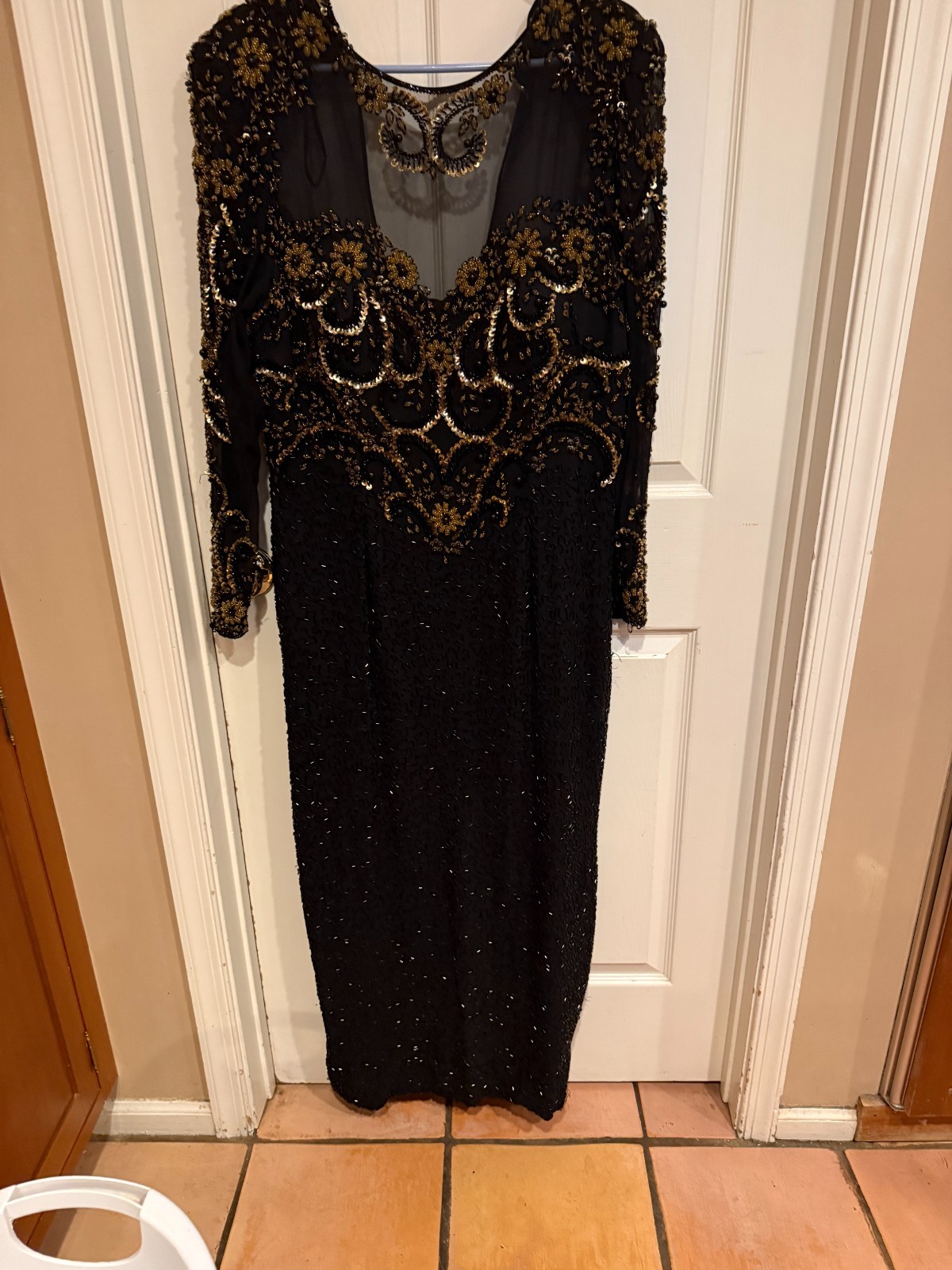 VINTAGE EVENING GOWN BALUCHI SZ 16 LONG SLEEVES BLACK BEADED LINED GOWN HEAVY