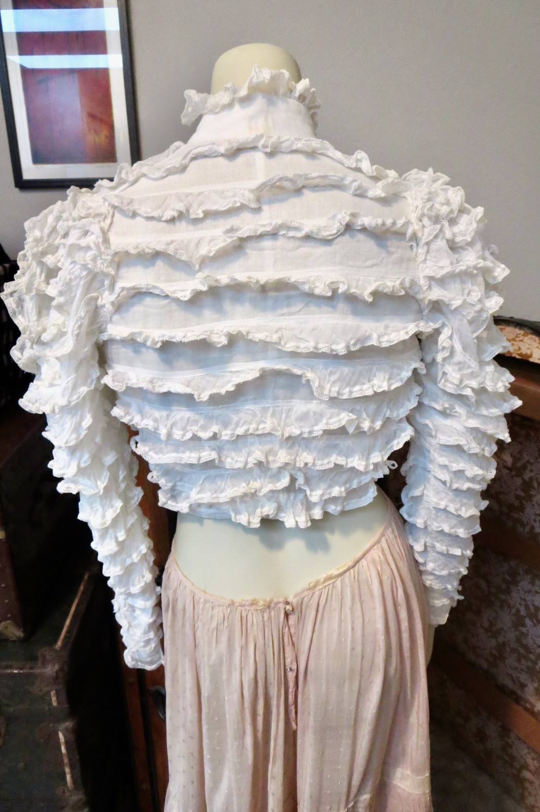 Antique 1890s Gibson GIrl Bodice Lace Trimmed Ruffles Pigeon Breasted 30 Bust