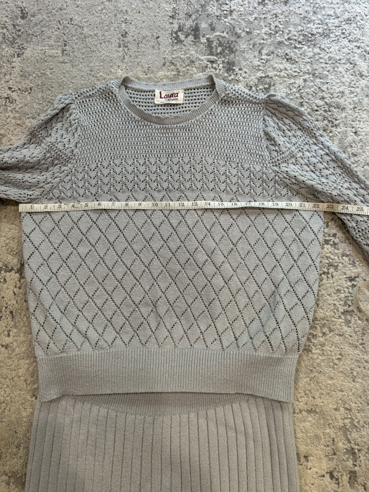 Vintage 80’s Laura by Alyzia Women’s Sweater And Skirt Set Size 16