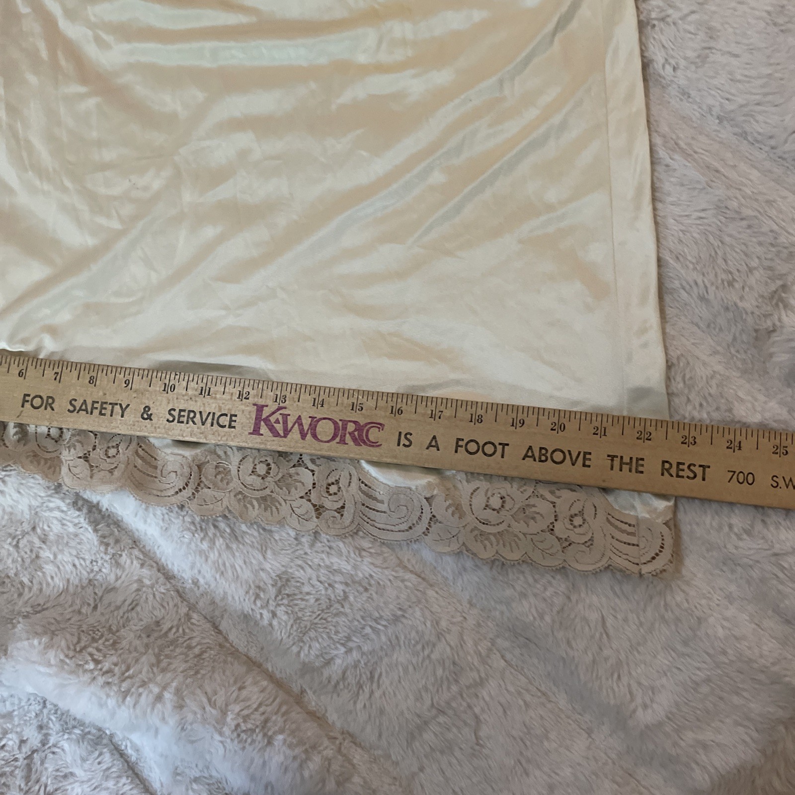 1970s VINTAGE VANITY FAIR Antron III NYLON and LACE Beige /Nude Tan Half Slip XS