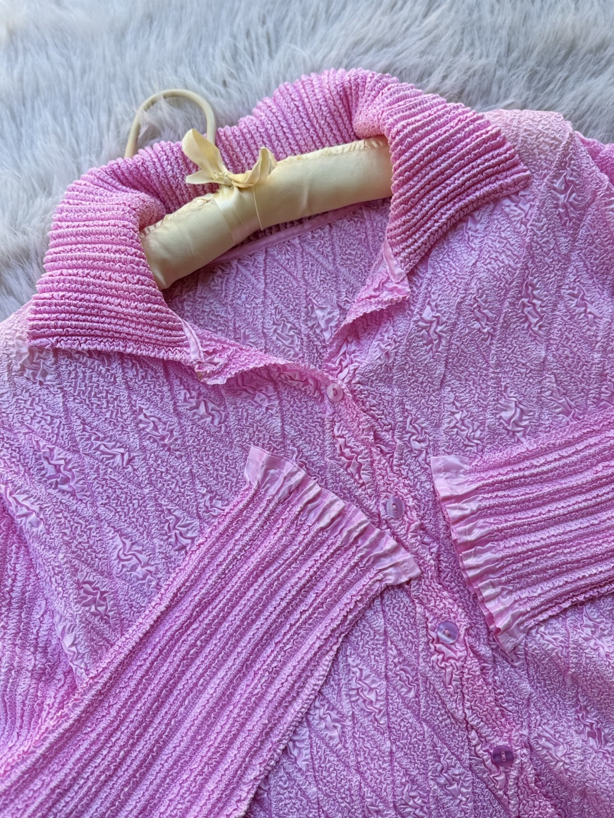 Y2K Baby Pink Long Sleeve Collared Button-Up Popcorn Crinkle Shirt S/M 90s Top