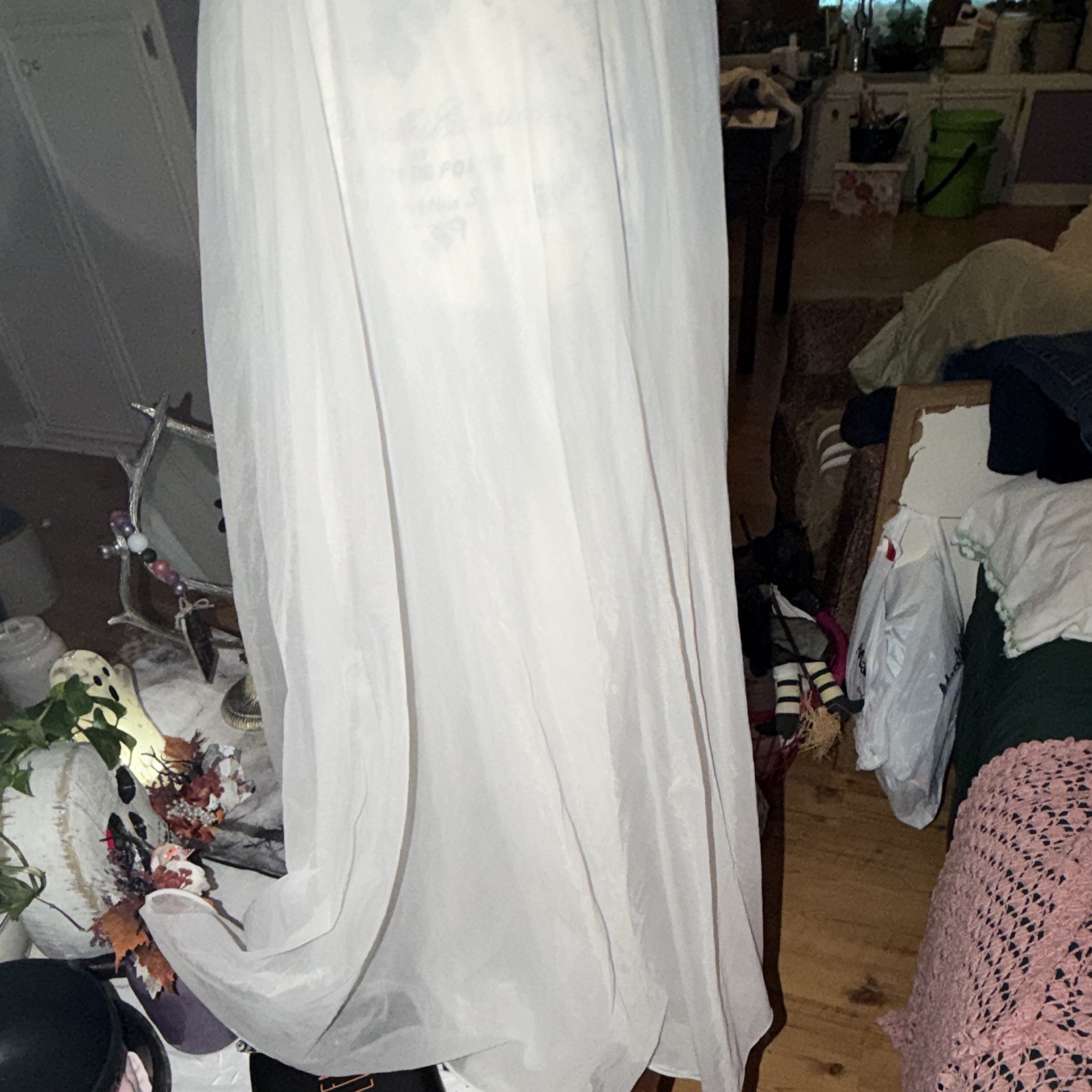 Vintage 1950’s Vanity Fair Gold Tag Chiffon Nightgown Dress Gold Embroidered 3