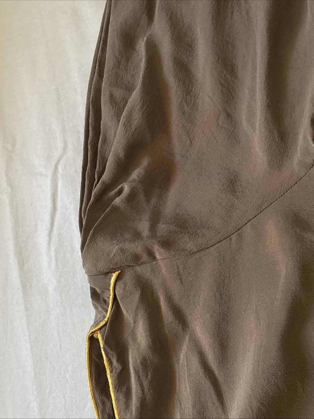 VINTAGE OLIVE GREEN 100 % SILK TAHARI BLOUSE