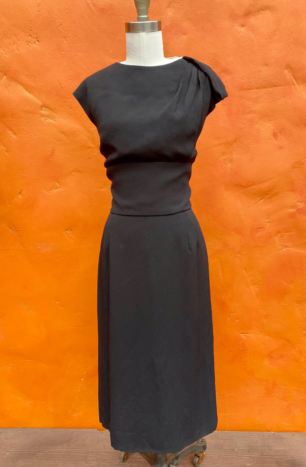 Vintage 1950s Black Wiggle Dress Party Cocktail Dark Pinup rockabilly gothabilly