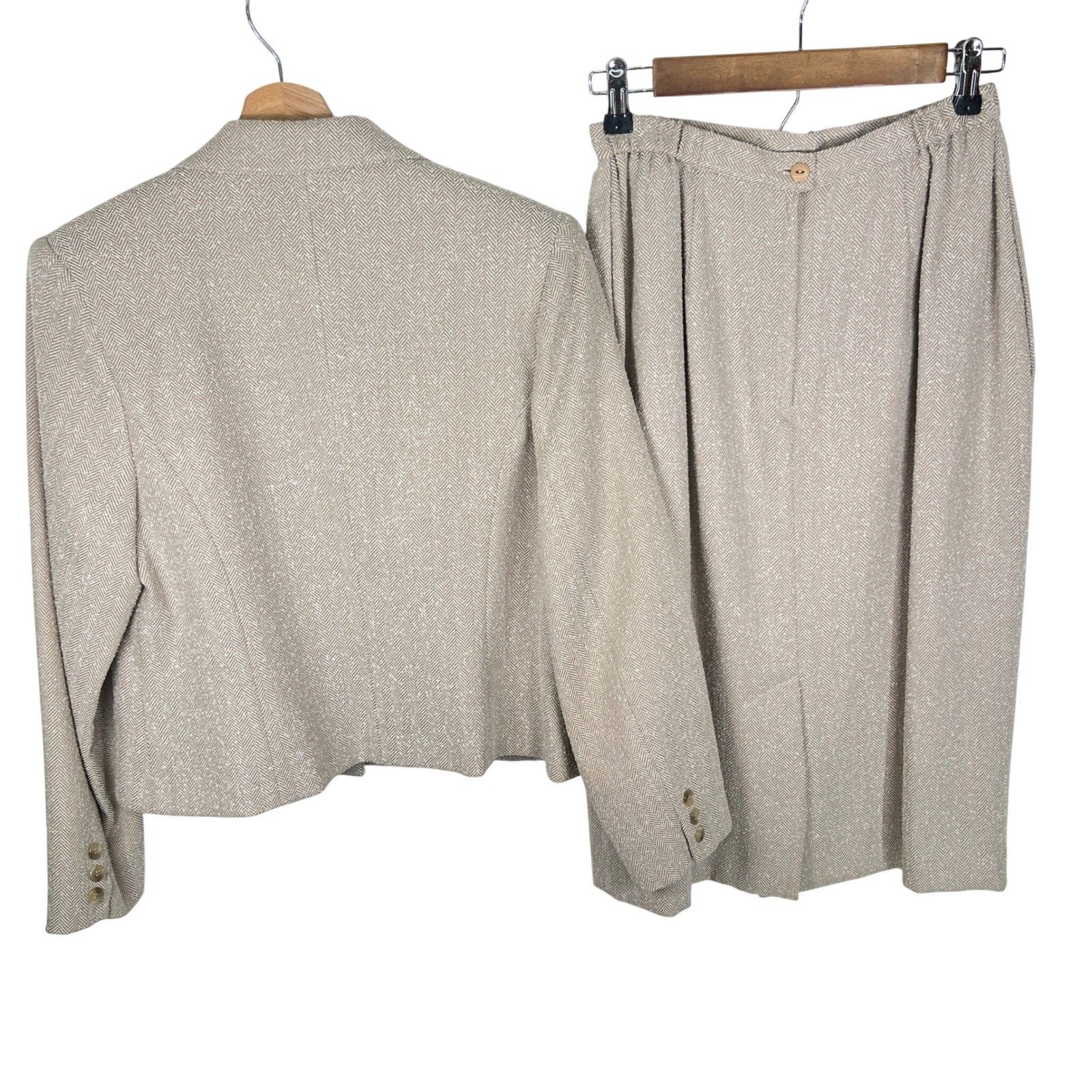 Da-Rue of California Vintage Herringbone Skirt Suit Tan White Size 6 Made in USA