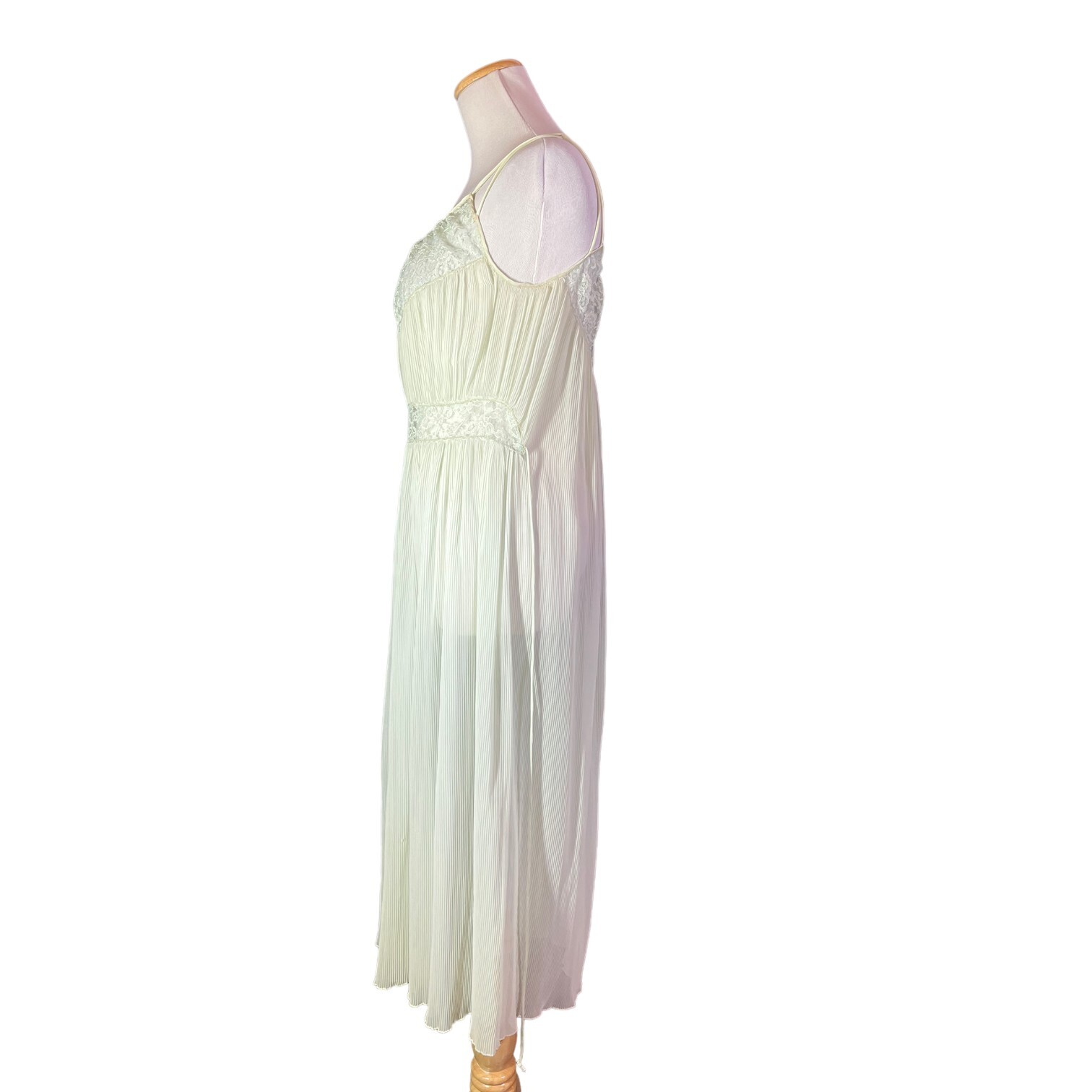 Vintage 1950s Barbizon Size 12 Miss Pale Green Nightgown Lace Sheer Sash