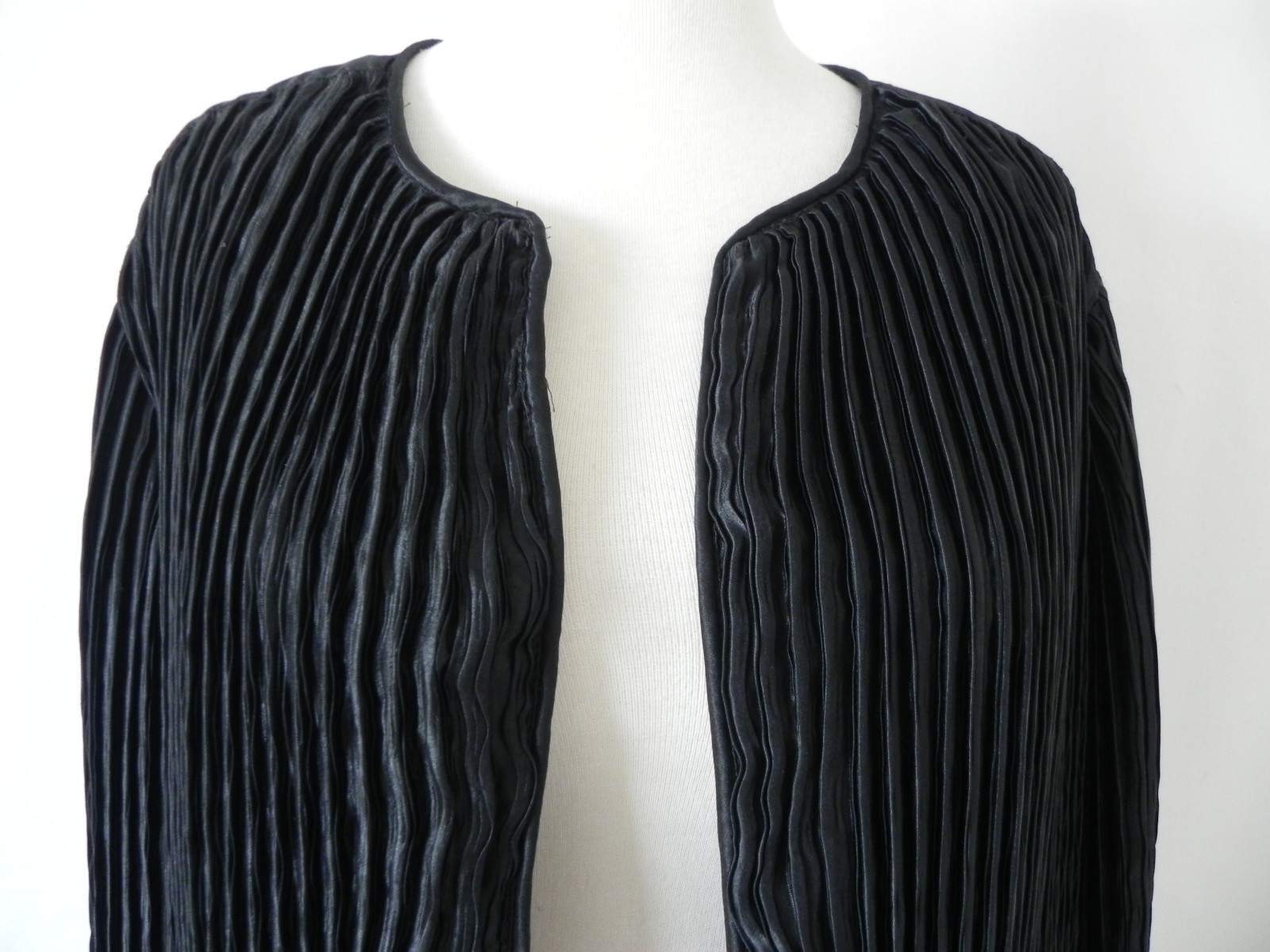 Vtg Three Flaggs 2PC Open Duster/Maxi Pleated Shinny Black Size L