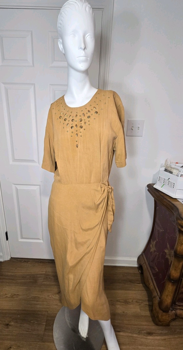Vintage Scarlett 80s Soft Tan Wrap Dress Embellished Front Short Sleeve Sz 9-10