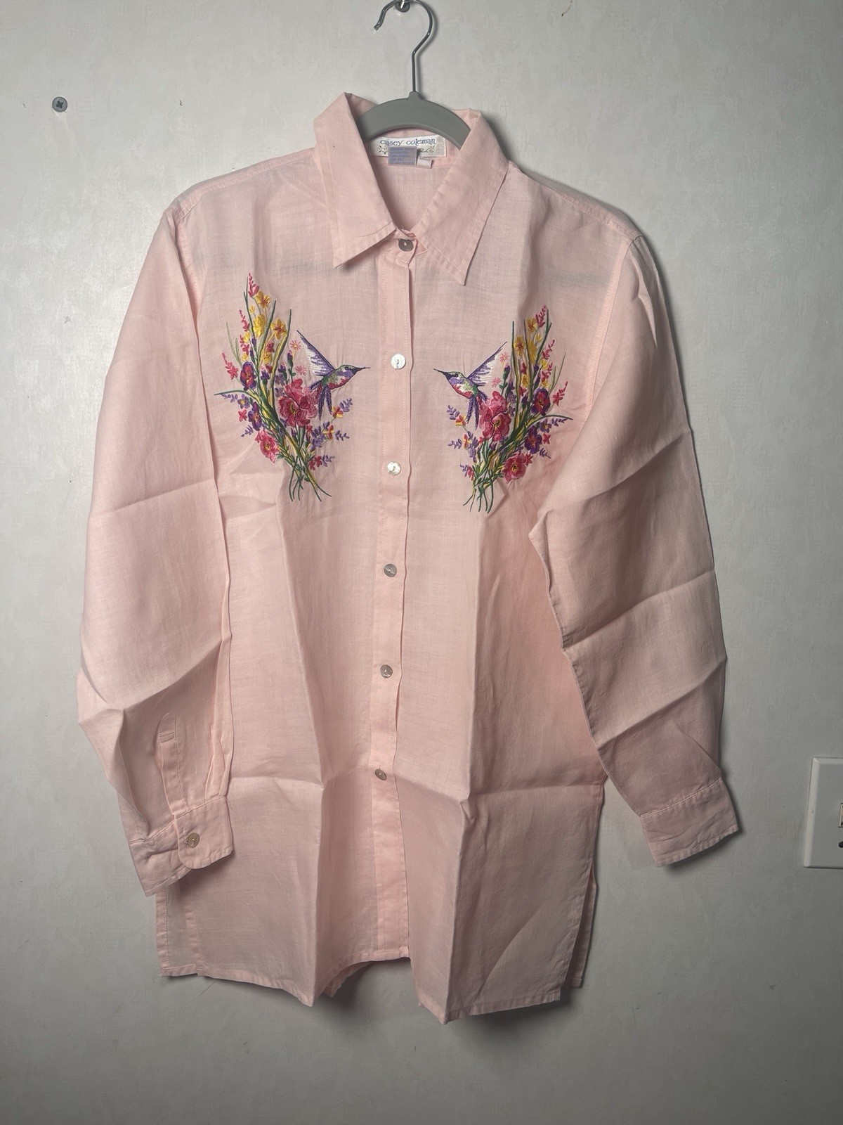 Vintage Casey Coleman Embroidered Hummingbirds Floral Pink Button Up Size Medium