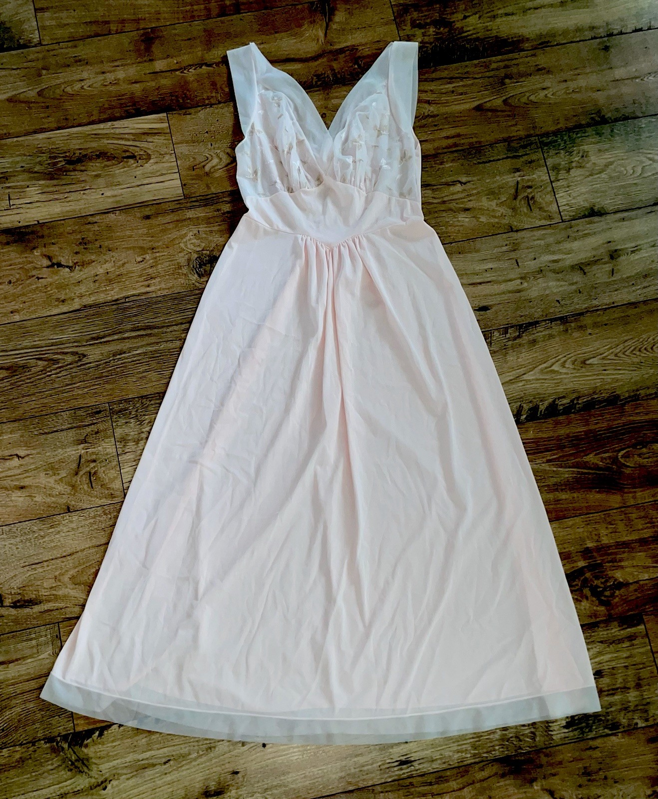 Vintage Vanity Fair Womens Full Length Embroidered Bust Nightgown Blush Pink 38