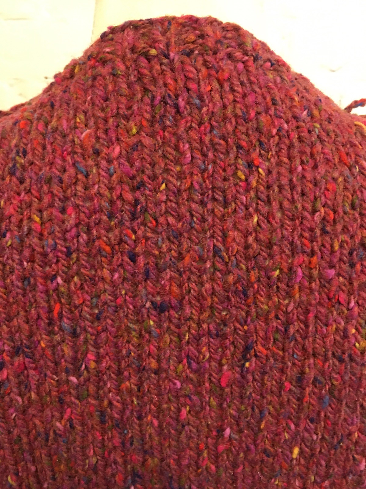 Perry Ellis vintage 80s hand knit chunky sweater size m-l dark pink speckle
