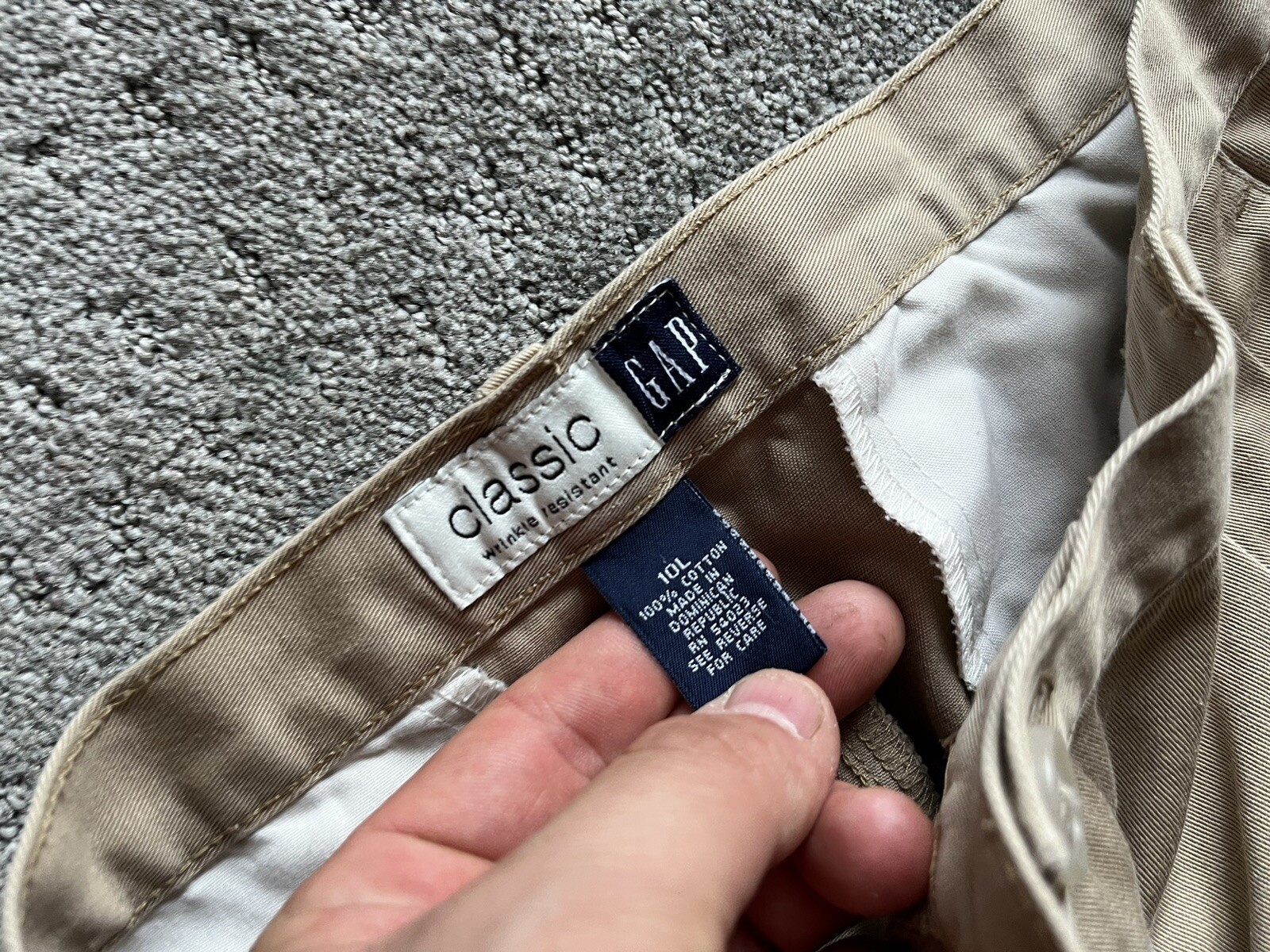 Gap Khakis 10 Long Classic Fit Pleated Wrinkle Resistant Cotton